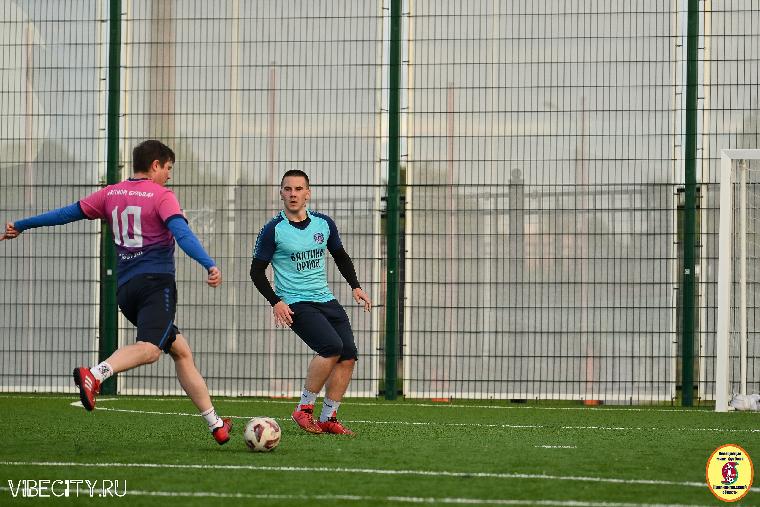 ИГРЫ МИНИ-ФУТБОЛЬНОЙ И КОРПОРАТИВНОЙ ЛИГИ. VIBECITY.RU Вайб Сити Ру Фоторепортажи Фотоотчеты Калининград