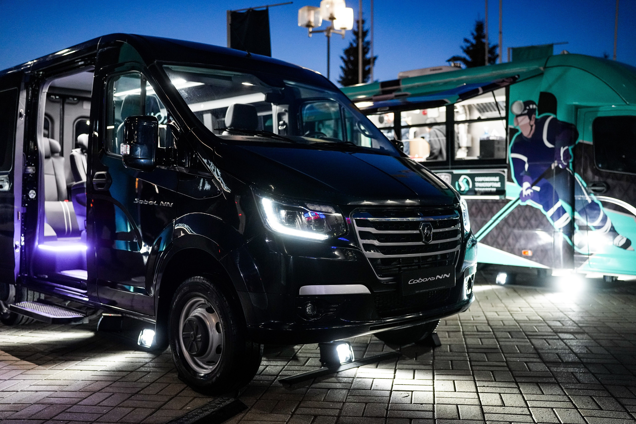 Промоакция у стадиона Арена 2000 г. Ярославль. Репортажный фотограф Сергей Сажин г. Ярославль