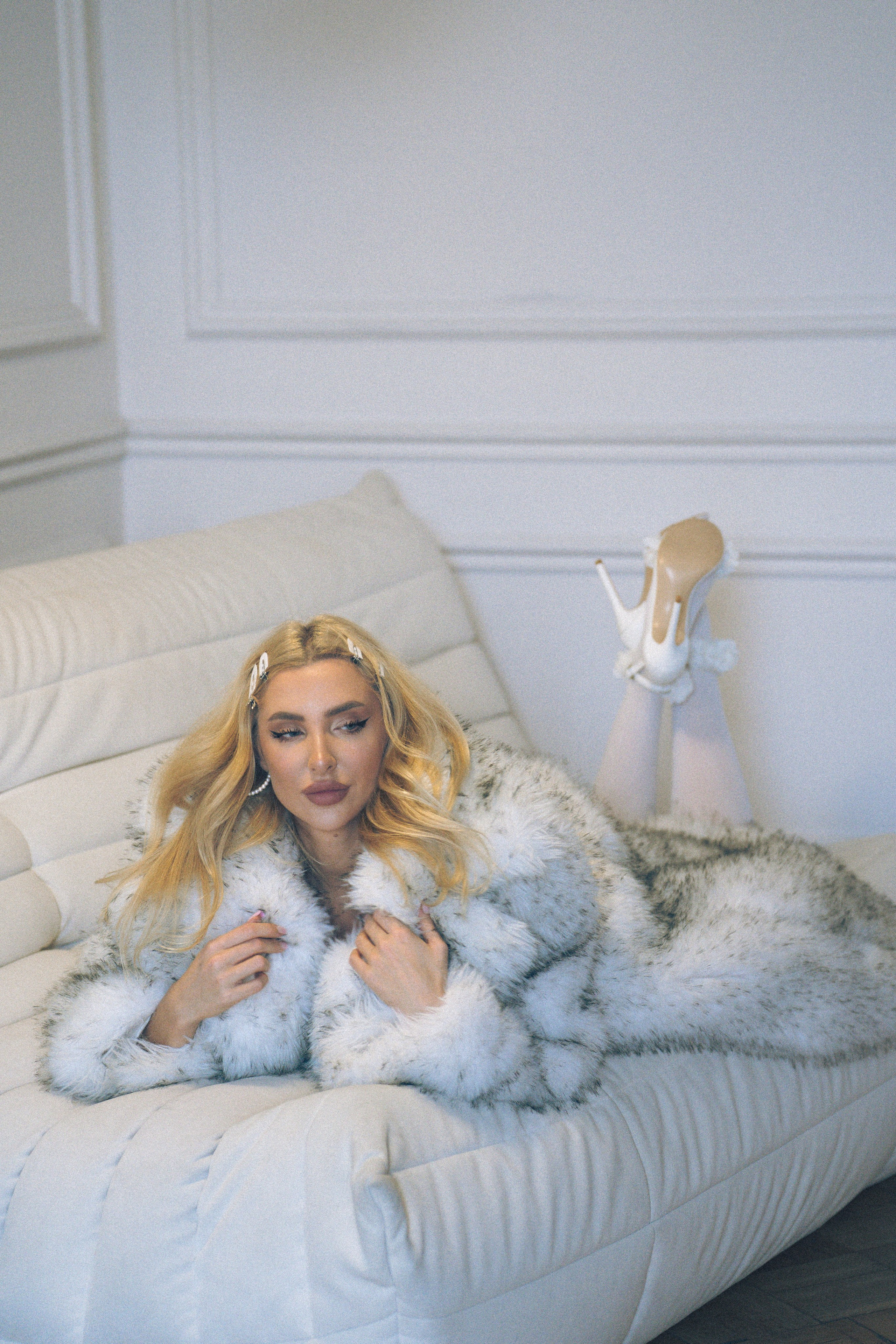 МИНИМАЛИЗМ В СТУДИИ НА ЧЕРНЫШЕВСКОЙ В СТУДИИ С БАЛКОНОМ. Профессиональный фотограф, Санкт-Петербург — Виктория Богомолова