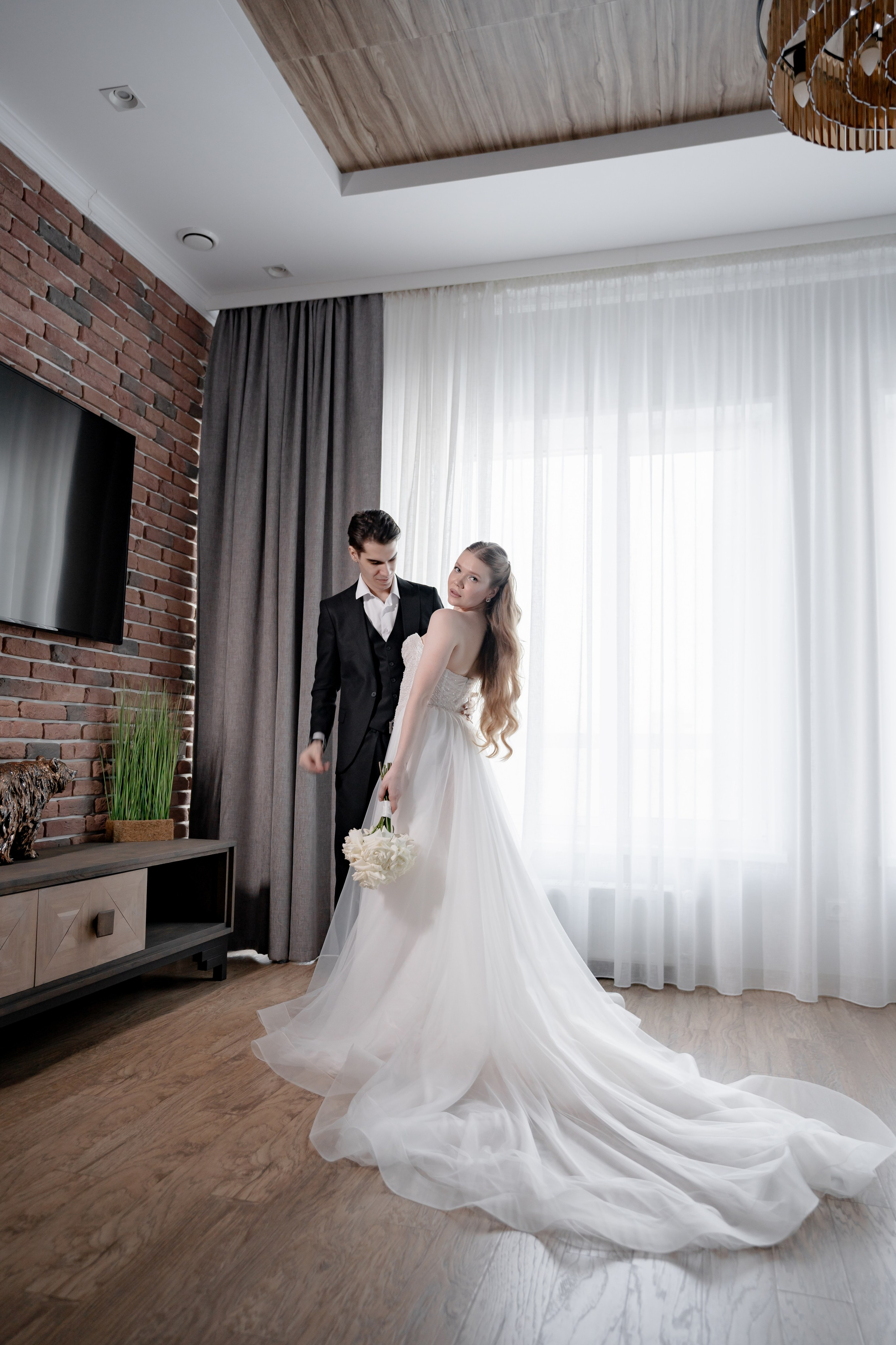 СВАДЕБНАЯ СЬЕМКА СБОРОВ В ОТЕЛЕ И ВЫЕЗД НА ЦЕРЕМОНИЮ (СНЯТО В СИБИРЕ В НИЖНЕВАРТОВСКЕ)М. Профессиональный фотограф, Санкт-Петербург — Виктория Богомолова