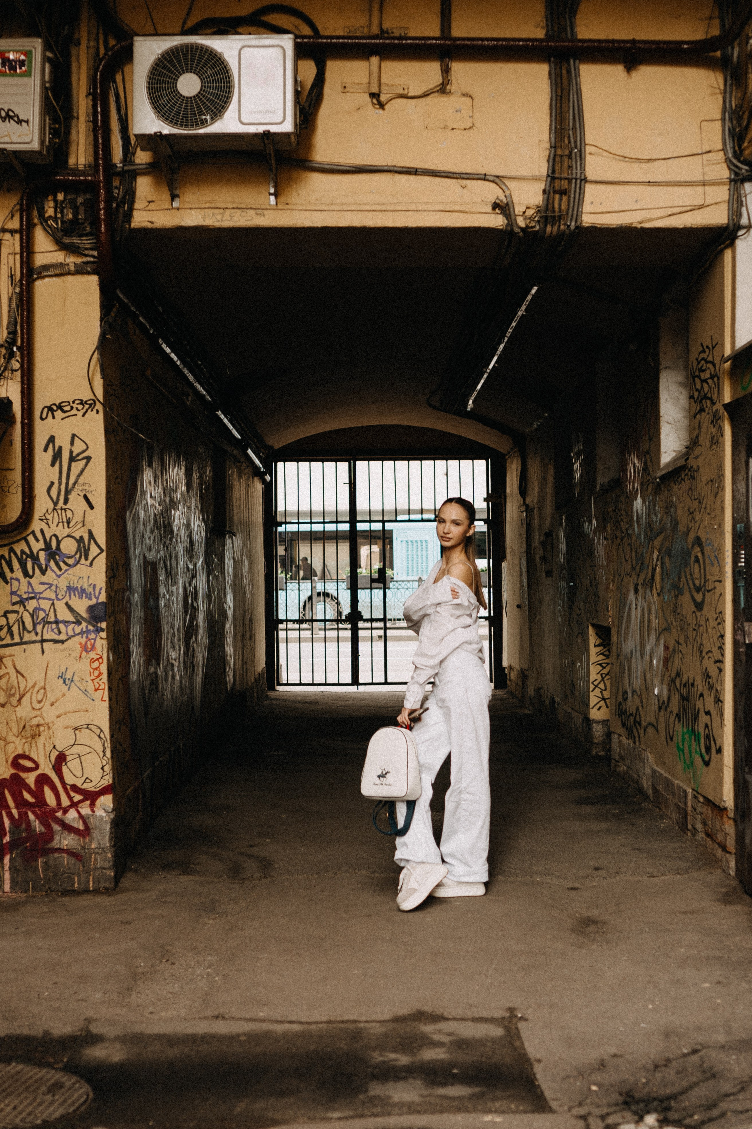 МЫ ГУЛЯЛИ ПРО КРЫШАМ ПИТЕРА. Профессиональный фотограф, Санкт-Петербург — Виктория Богомолова