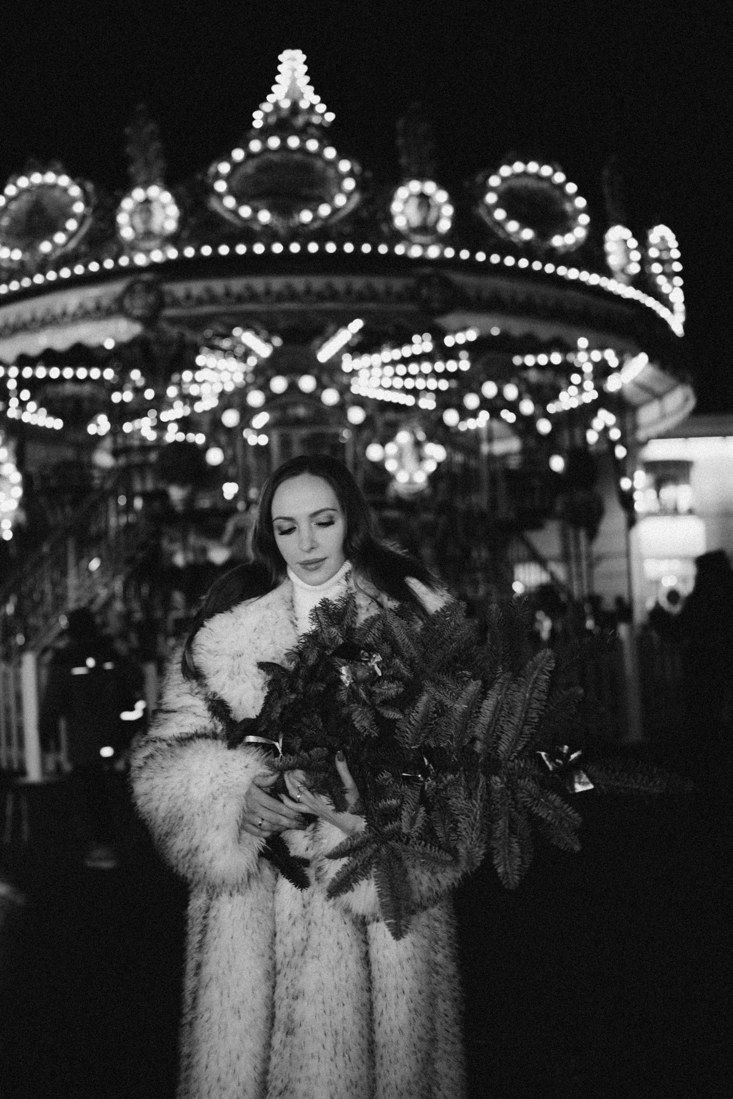 ПРОГУЛКА НА МАНЕЖНОЙ ПЛОЩАДИ ДЛЯ ДЕВУШКИ ПЕРЕД НОВЫМ ГОДОМ (НОВОГОДНЯЯ ФОТОСЕССИИЯ НА МАНЕЖНОЙ ПЛОЩАДИ). Профессиональный фотограф, Санкт-Петербург — Виктория Богомолова