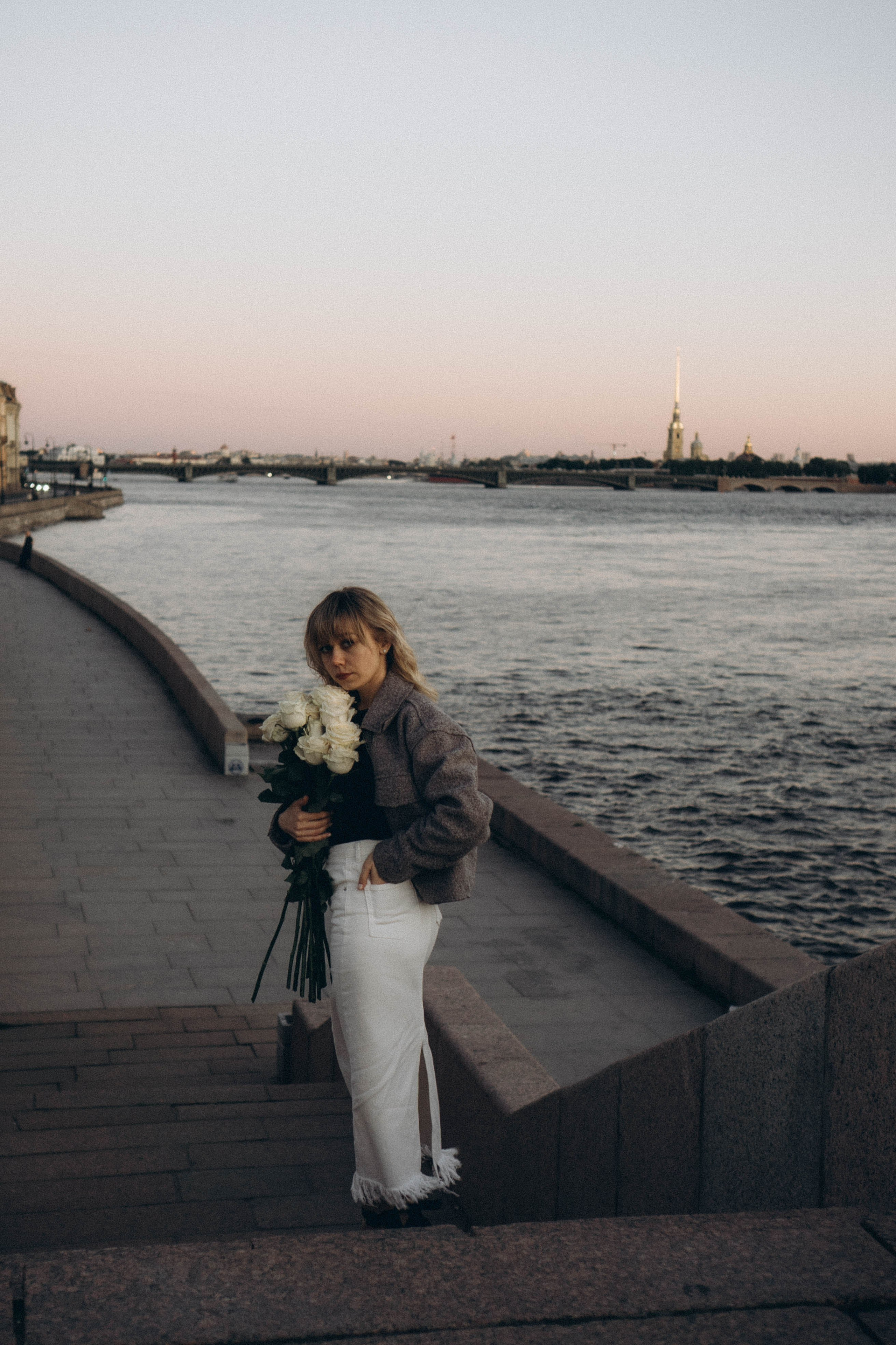 ПРОГУЛКА ПО ГОРОДУ В БЕЛЫЕ НОЧИ (другой вариант). Профессиональный фотограф, Санкт-Петербург — Виктория Богомолова