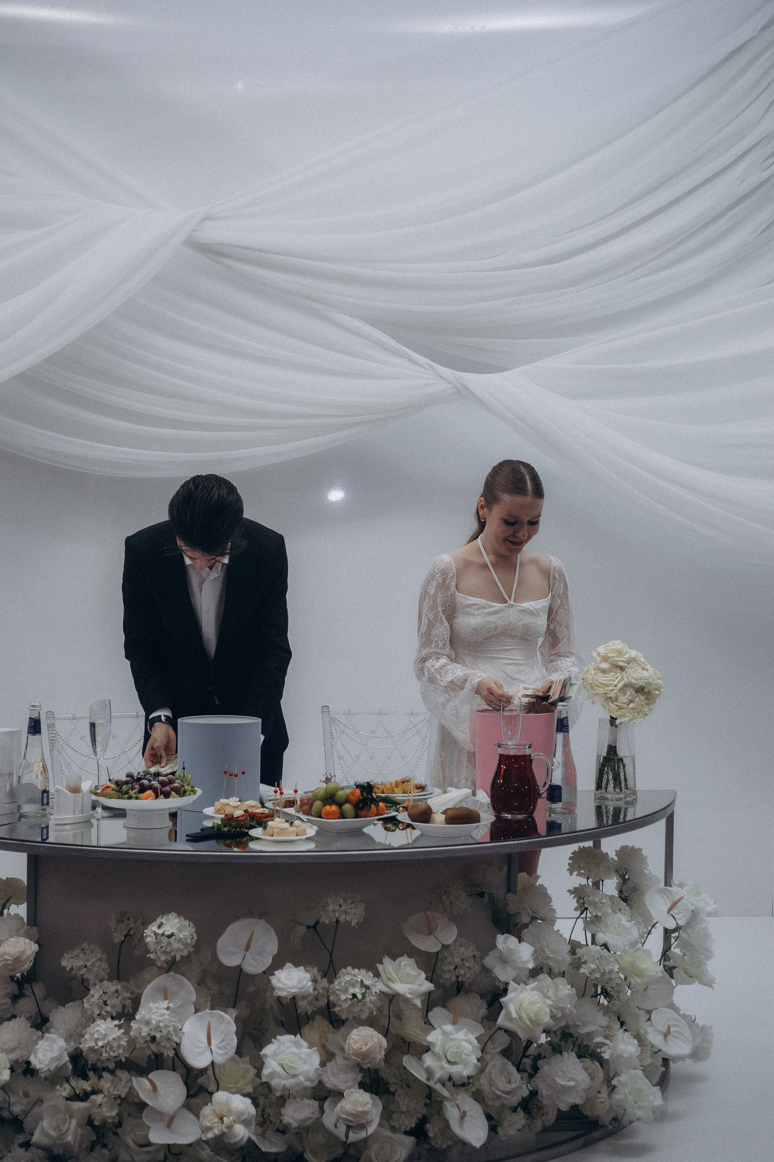 СВАДЕБНАЯ СЬЕМКА СБОРОВ В ОТЕЛЕ И ВЫЕЗД НА ЦЕРЕМОНИЮ (СНЯТО В СИБИРЕ В НИЖНЕВАРТОВСКЕ). Профессиональный фотограф, Санкт-Петербург — Виктория Богомолова