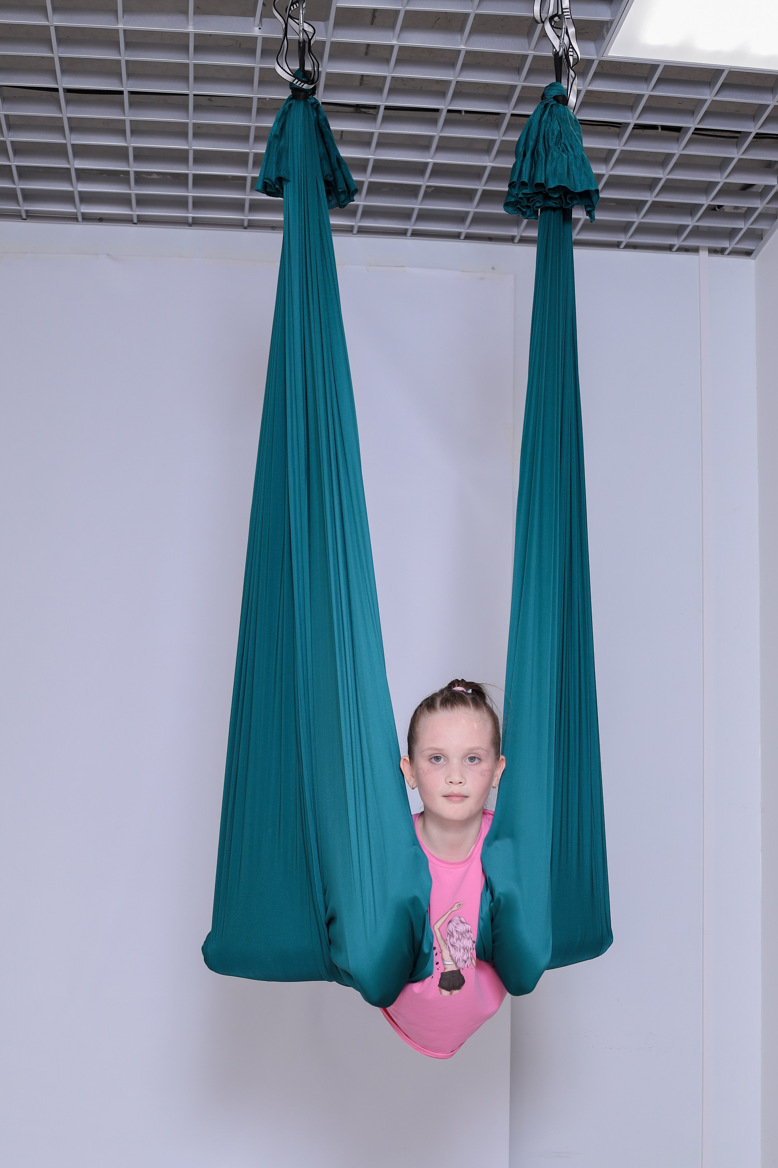 Детская аэройога. Фотограф Надршина Лилия