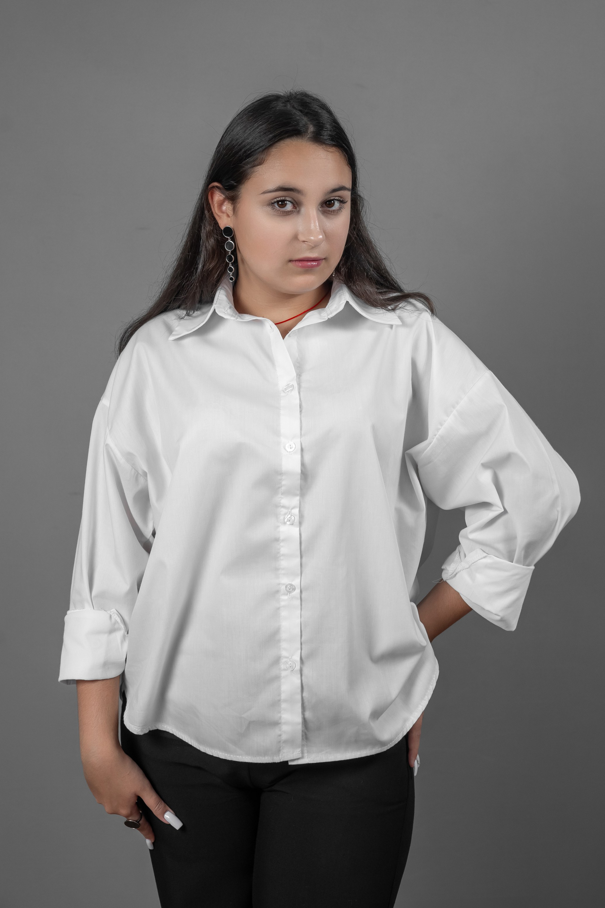 Портреты на сером  фоне. Ольга Плаксина фотограф в Саратове