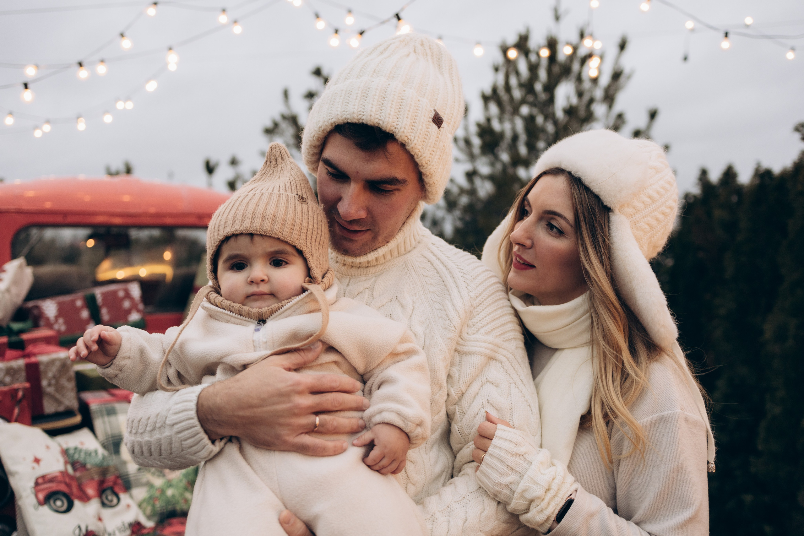 Семейная новогодняя фотосессия в Леона даче. Семейный и детский фотограф в Санкт-Петербурге Павлова Елена