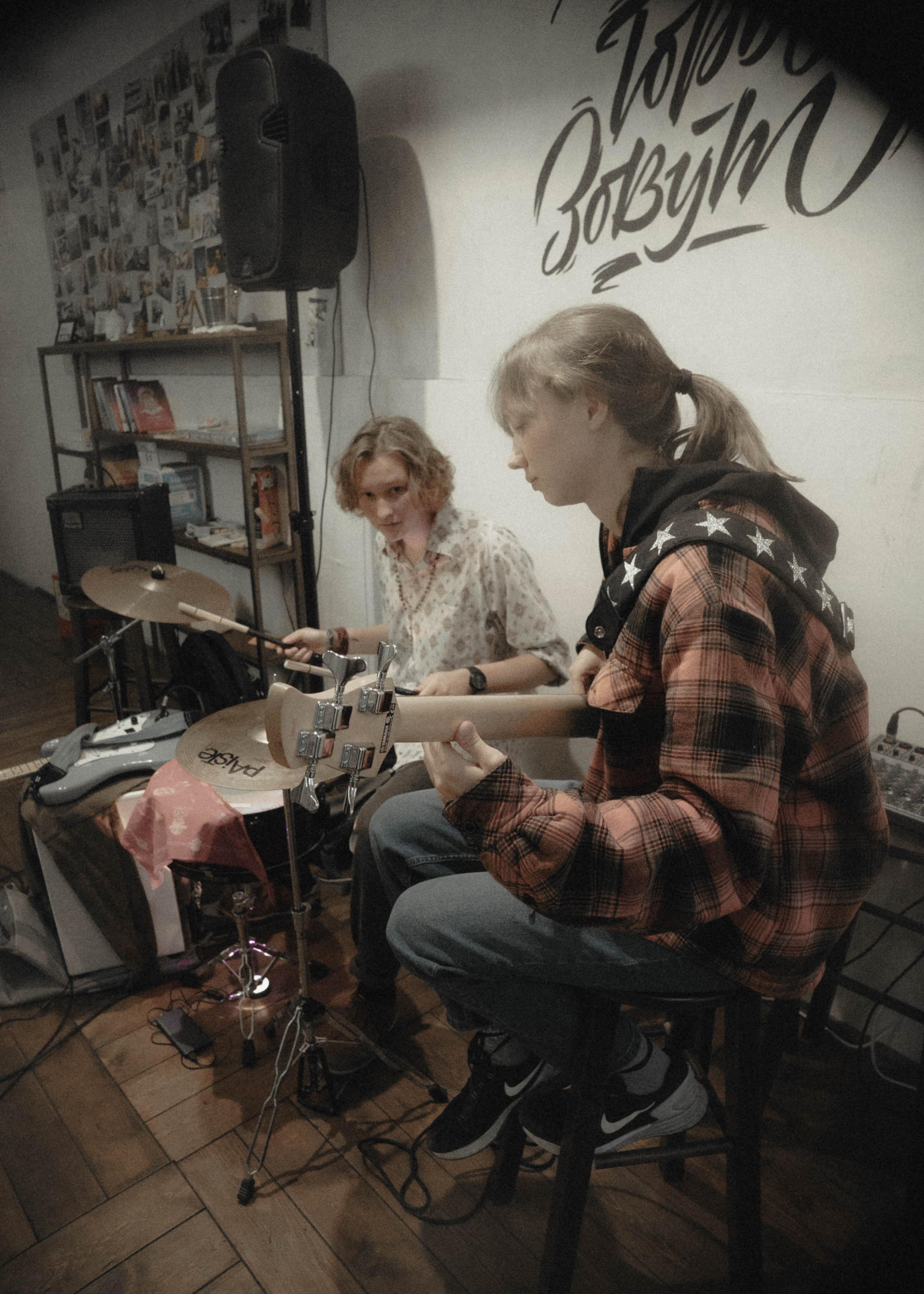 Концерт группы «Вещества». Кир Анисин. Режиссер & фотограф