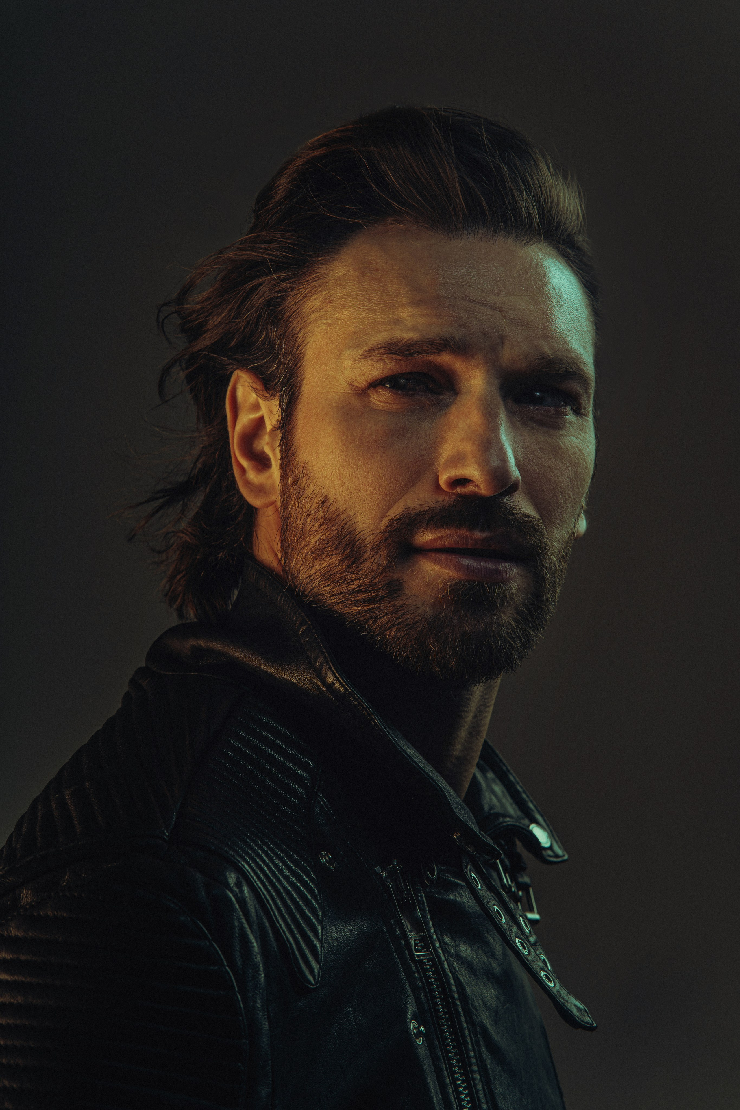 "Acting Portfolio" for aspiring film actors from a professional photographer in the film industry. Dubai, Moscow. Portrait photographer Moscow, UAE, Oleg Koshmarov