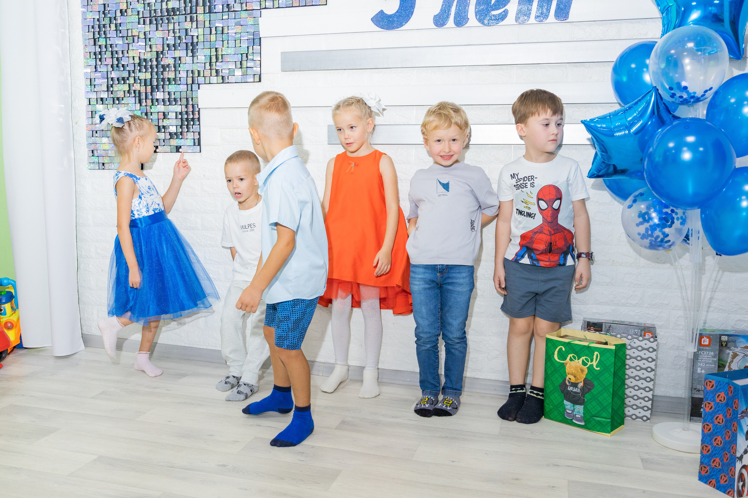 День Рождение в детском центре Качели. Выпускные альбомы во Владивостоке