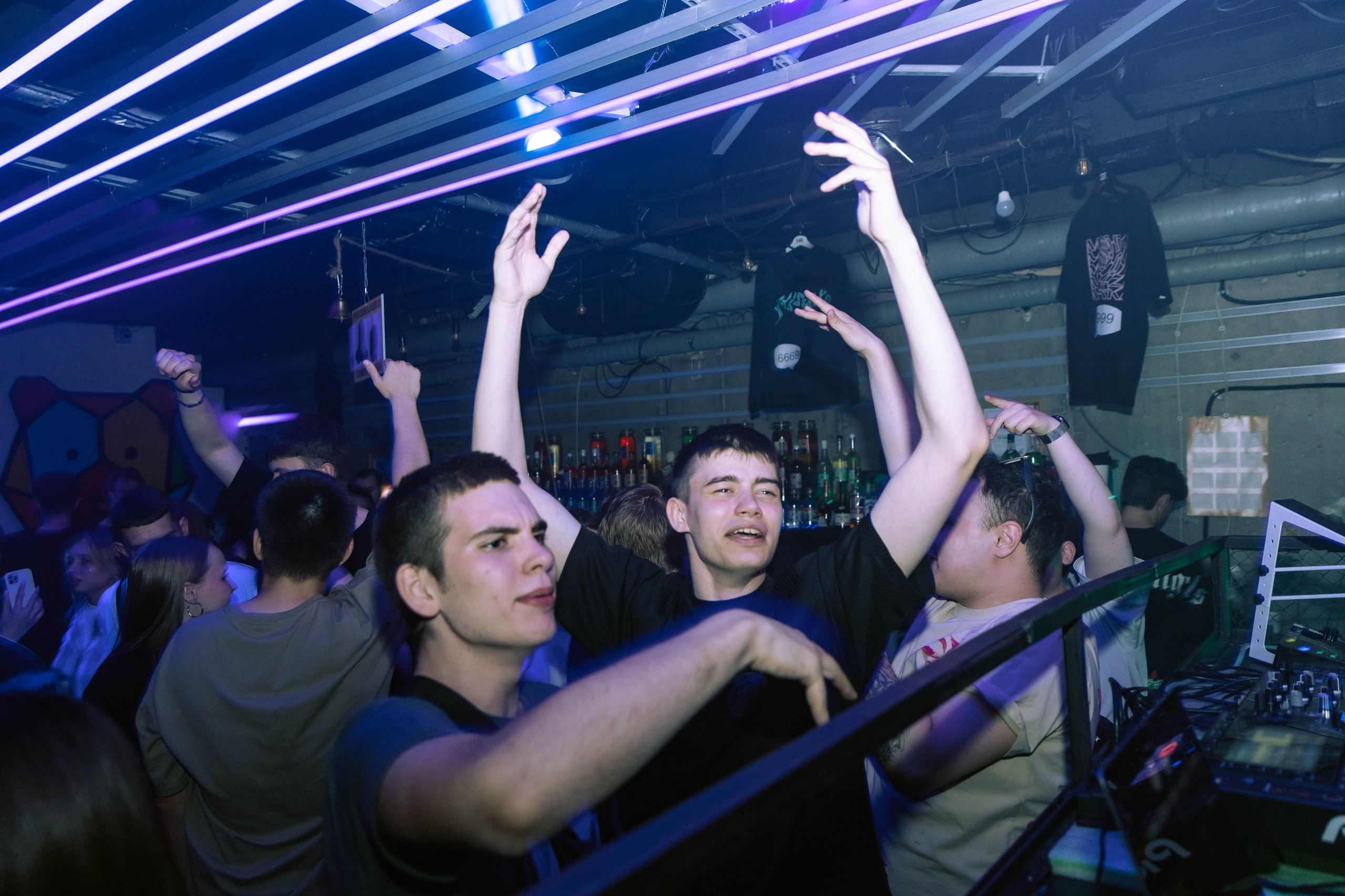 Mishka-bar 2. _Carpe diem_