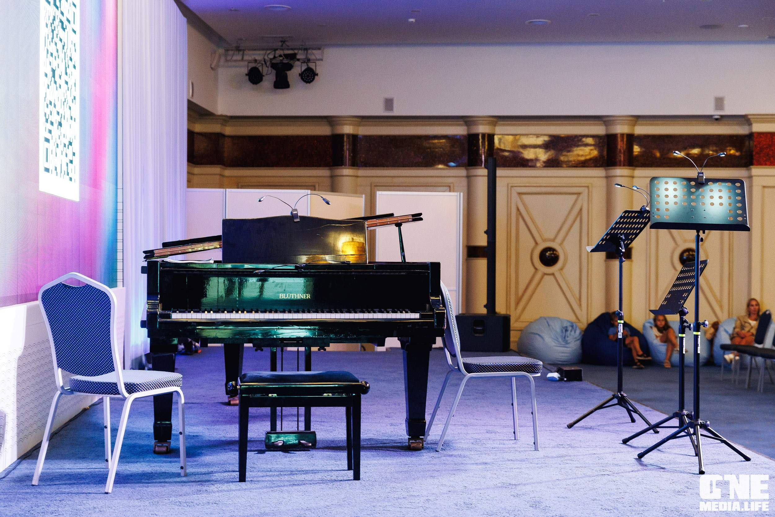 Фоторепортаж из Янтарь Холла. One Media Life: фоторепортажи, фотоотчеты с мероприятий и заведений