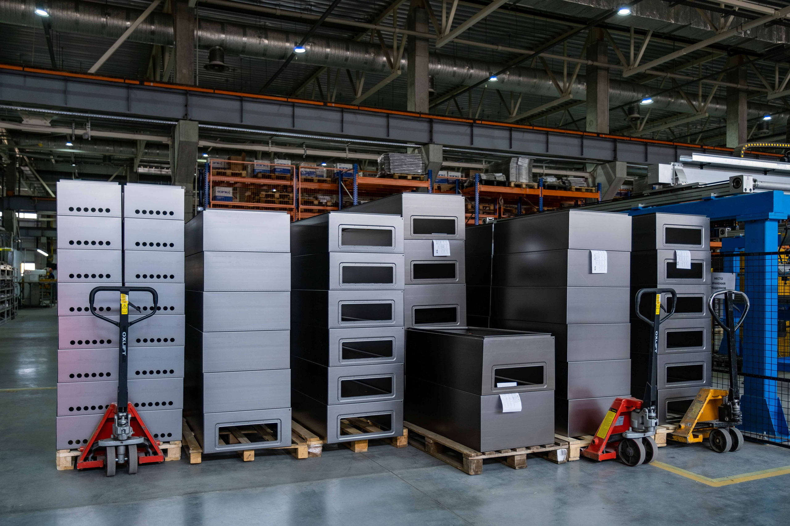 IEK — торжественное открытие производственного цеха. Фото тур