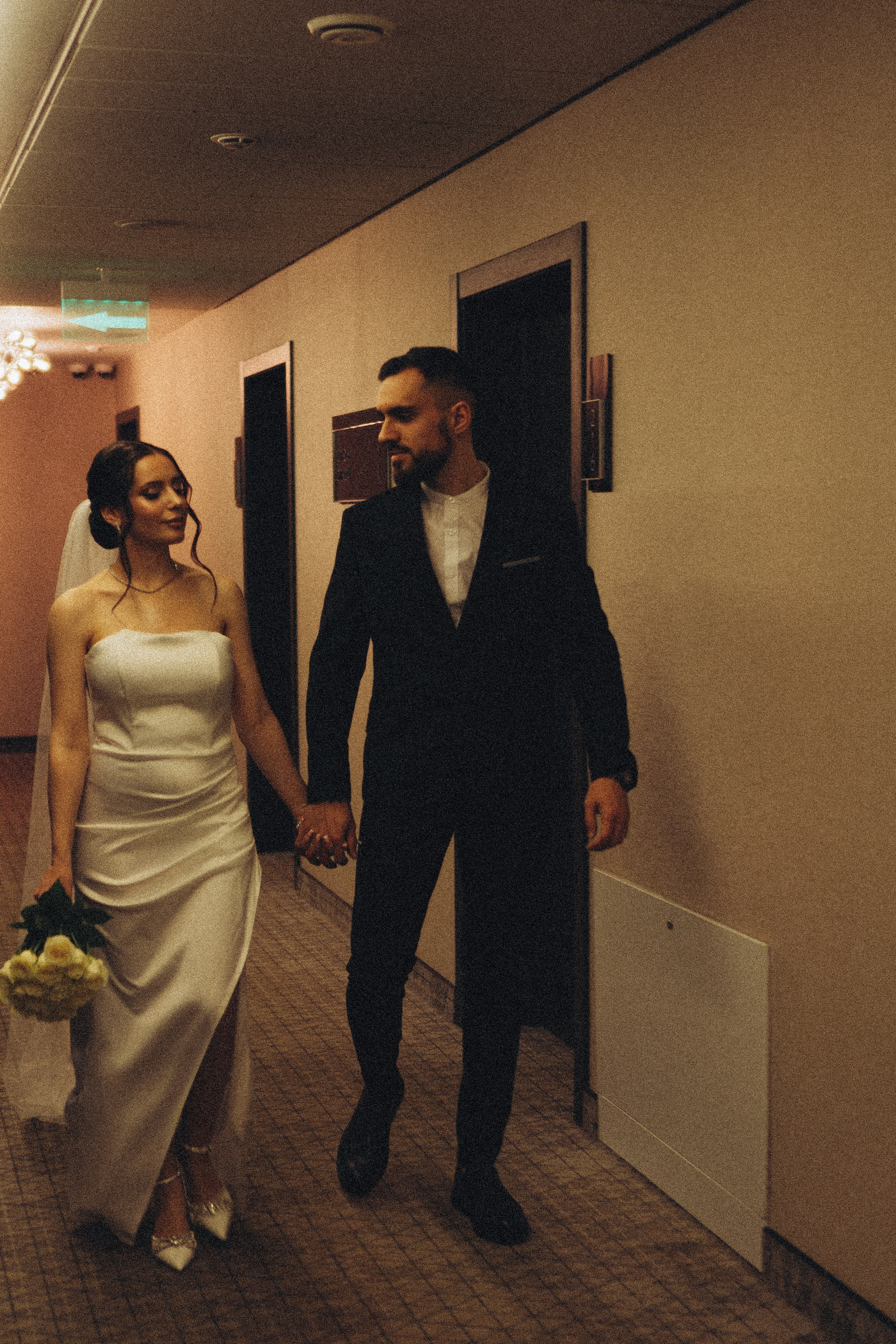 СВАДЕБНАЯ СЬЕМКА СБОРОВ ЖЕНИХА И НЕВЕСТЫ В ОТЕЛЕ И ТАКЖЕ ФОТОСЕССИИЯ В ОТЕЛЕЕ МЕГАПОЛИС БРЯНСК. Профессиональный фотограф, Санкт-Петербург — Виктория Богомолова