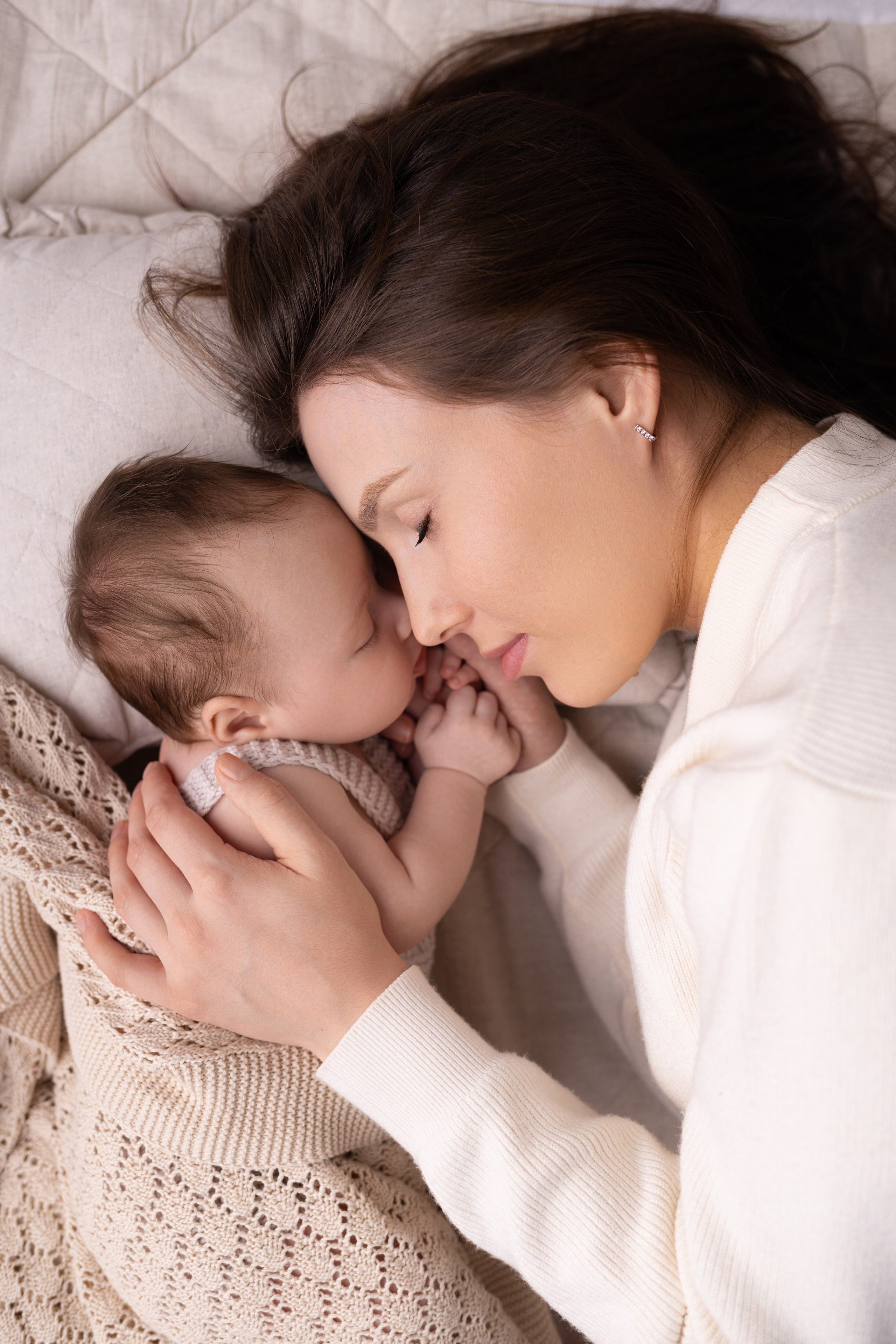 Newborn съемка в стиле Лайф. Фотограф новорожденных малышей в Омске и Омской области Эльвира Камаева