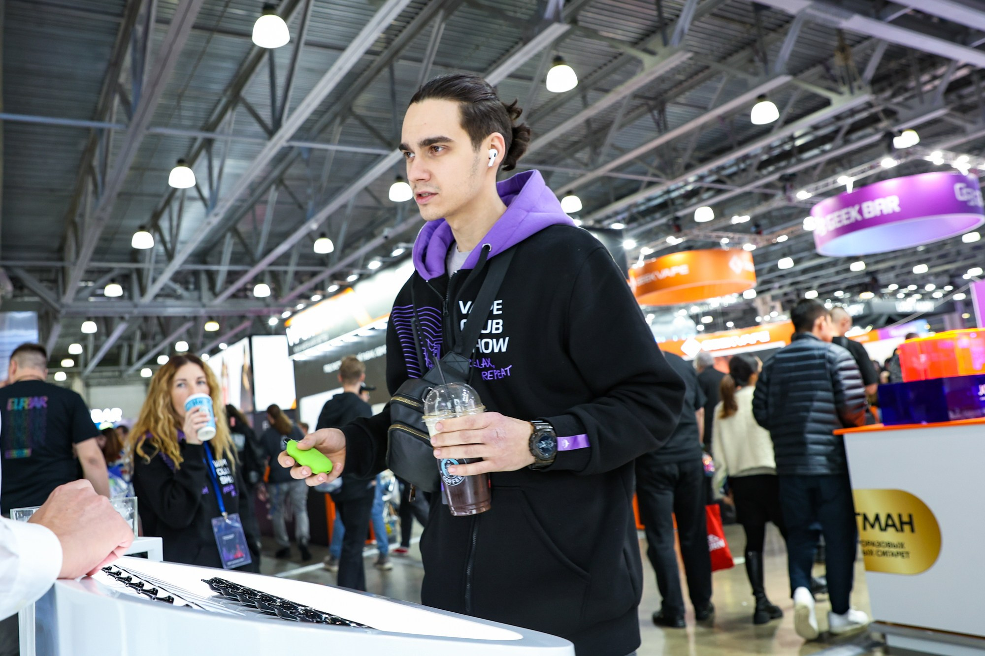 Стенд PLONQ на Vape Club Show. Фотограф Дарья Попова