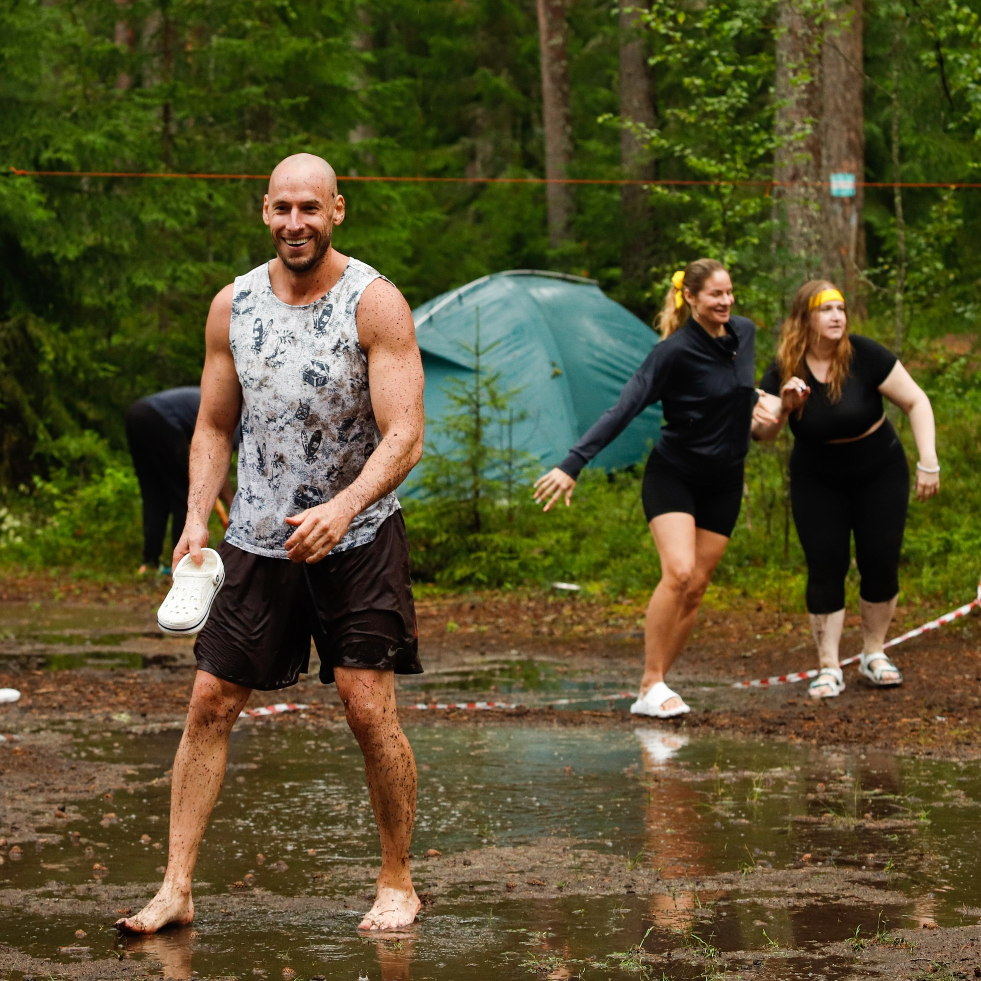 «Последний герой» в лагере для взрослых «Изи». Фотограф Дарья Попова