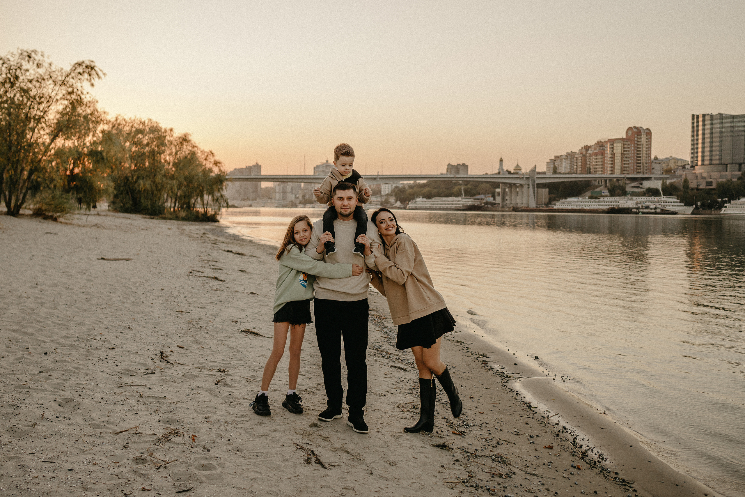 Набережная Дон. Семейный и свадебный фотограф в Краснодарском крае и РА Юлия Голуб