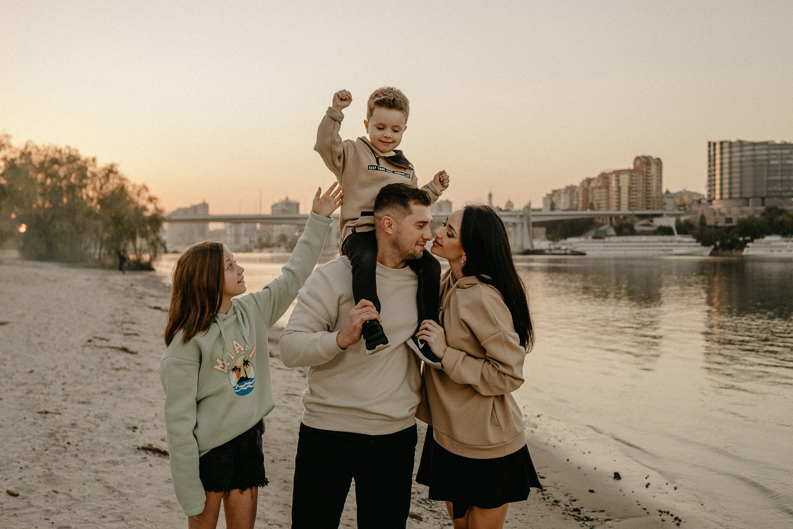 Набережная Дон. Семейный и свадебный фотограф в Краснодарском крае и РА Юлия Голуб