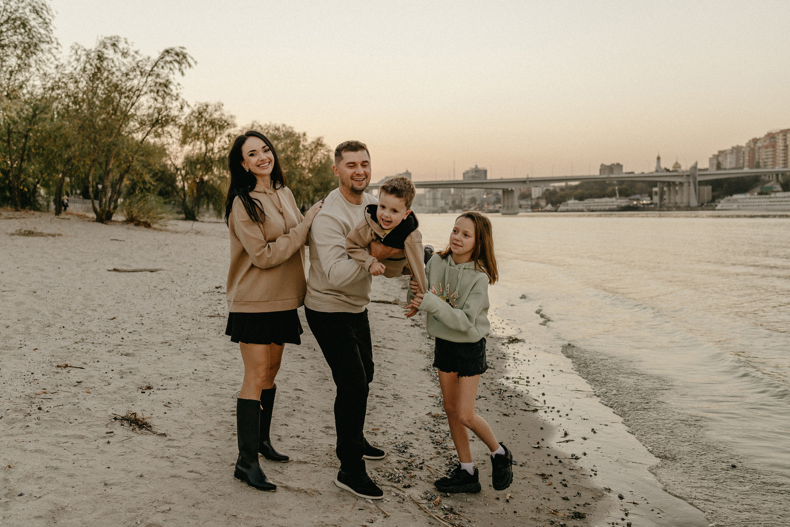 Набережная Дон. Семейный и свадебный фотограф в Краснодарском крае и РА Юлия Голуб