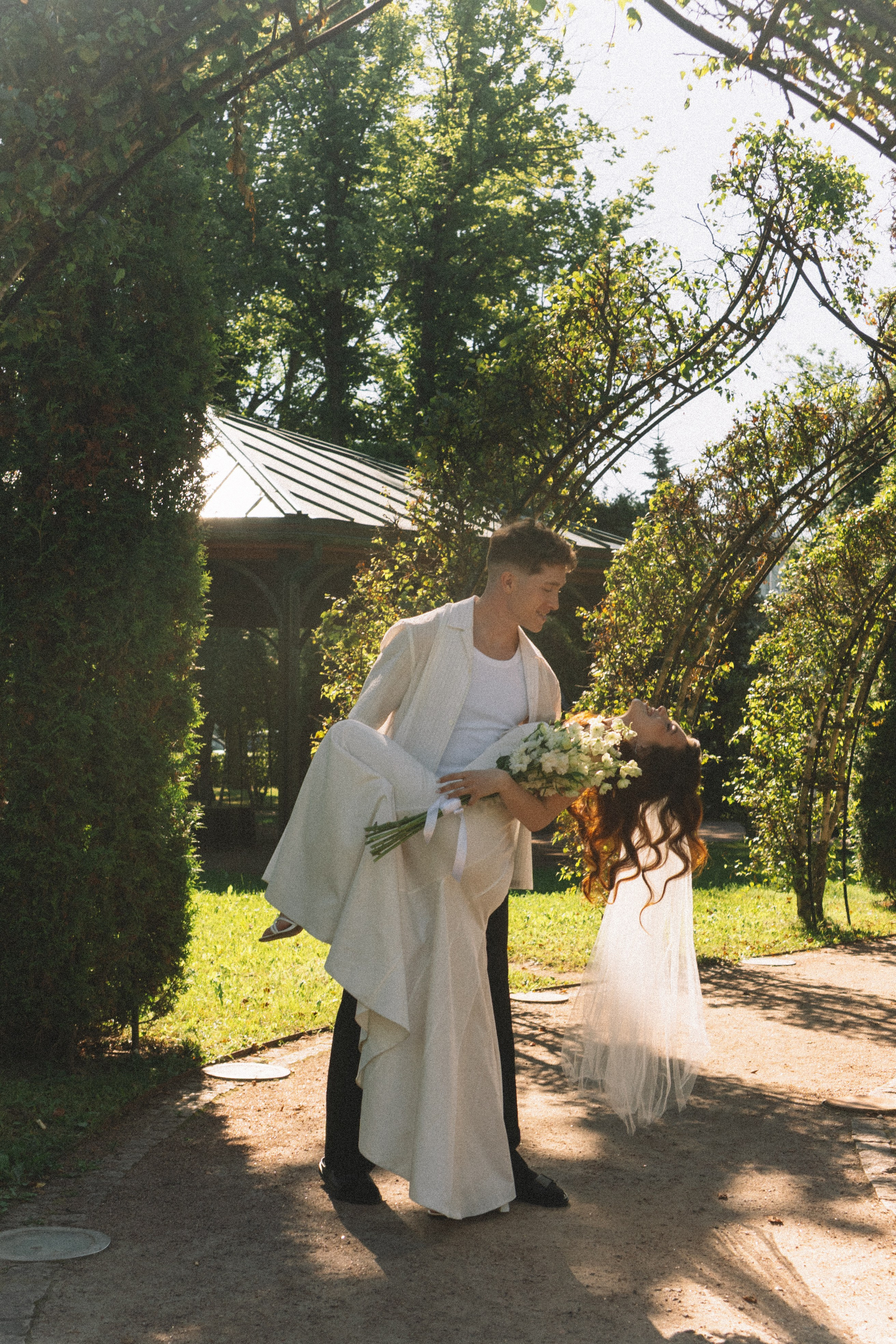 СВАДЕБНАЯ СЬЕМКА В ПЕТЕРГОФЕ И СЬЕМКА РЕПОРТАЖА В ЗАГСЕ ПЕТЕРГОФА. Профессиональный фотограф, Санкт-Петербург — Виктория Богомолова