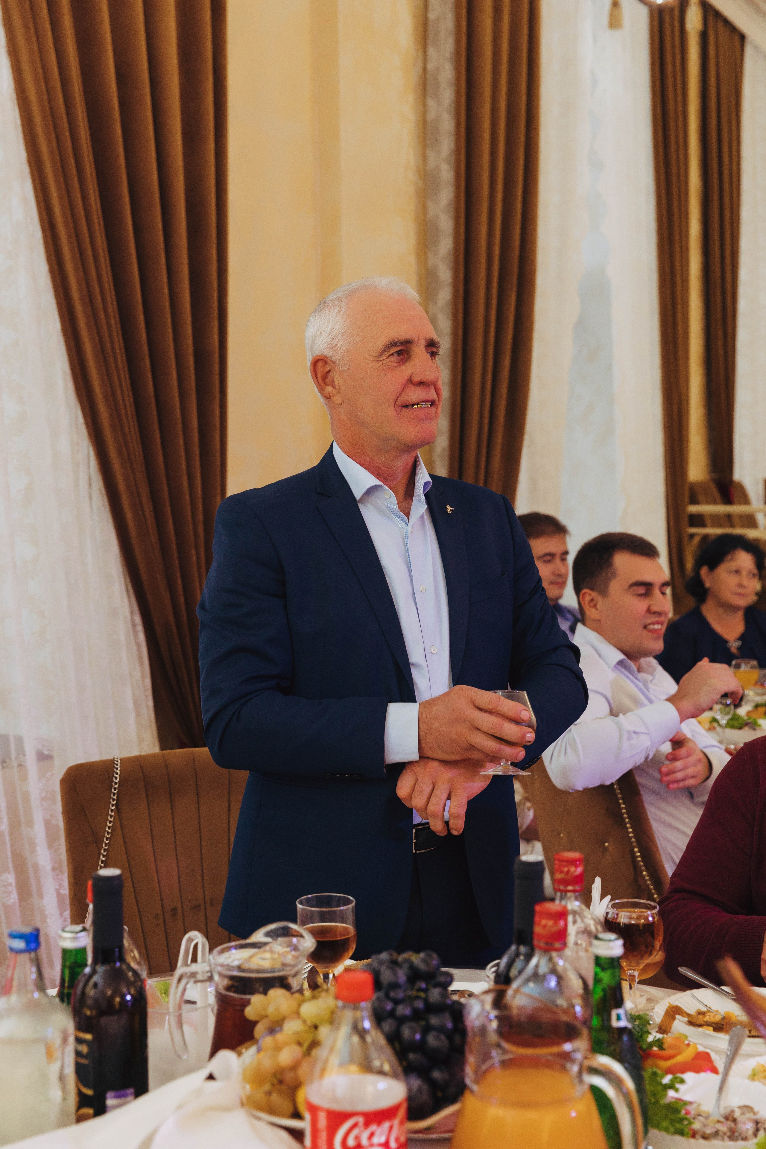 60 лет. Я Аракчеева Менслу — семейный и свадебный фотограф в Астрахани