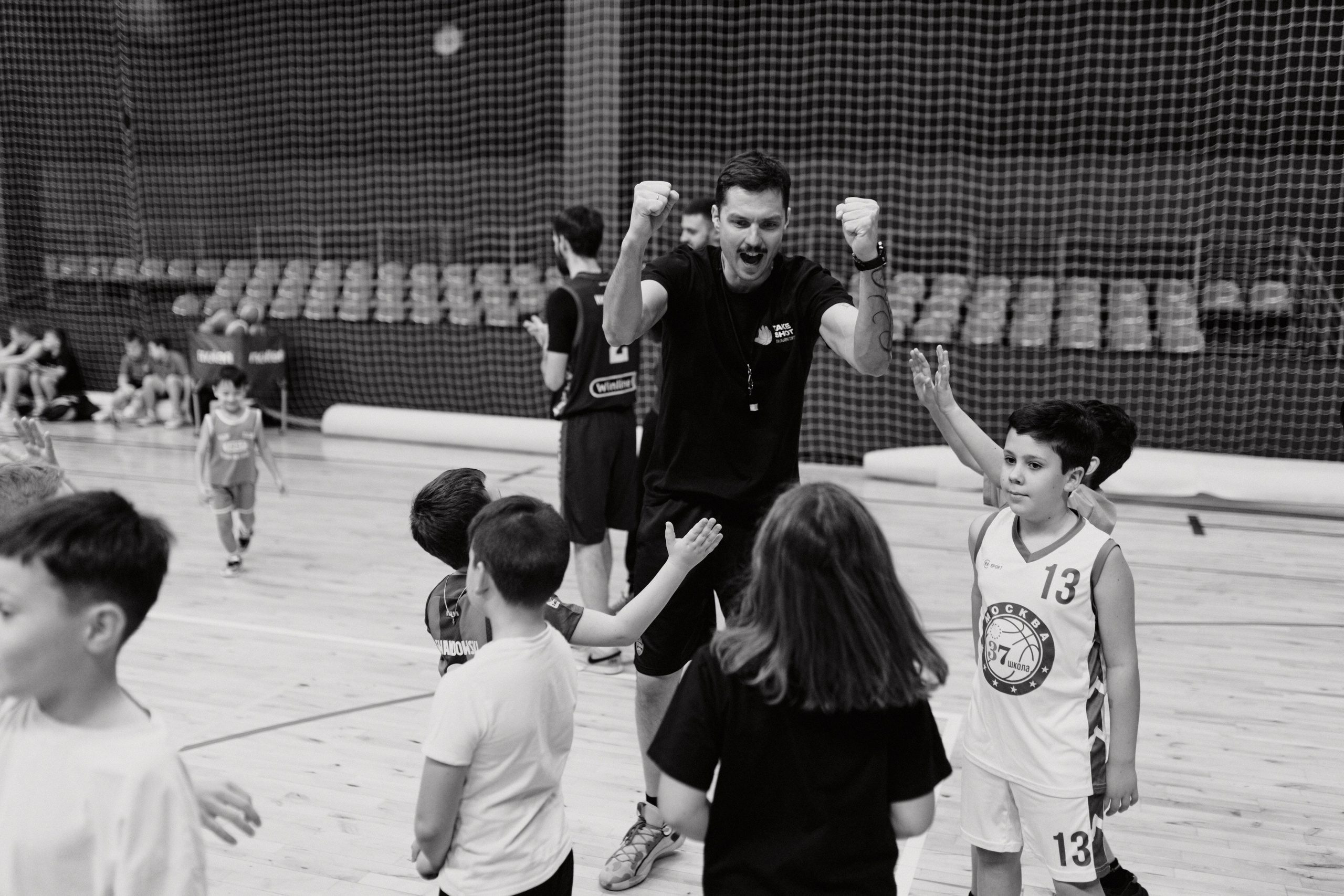 Новогодний баскетбол 2025. Детская лига. Евгений Бреча. Коммерческий и бэкстейдж фотограф в Москве