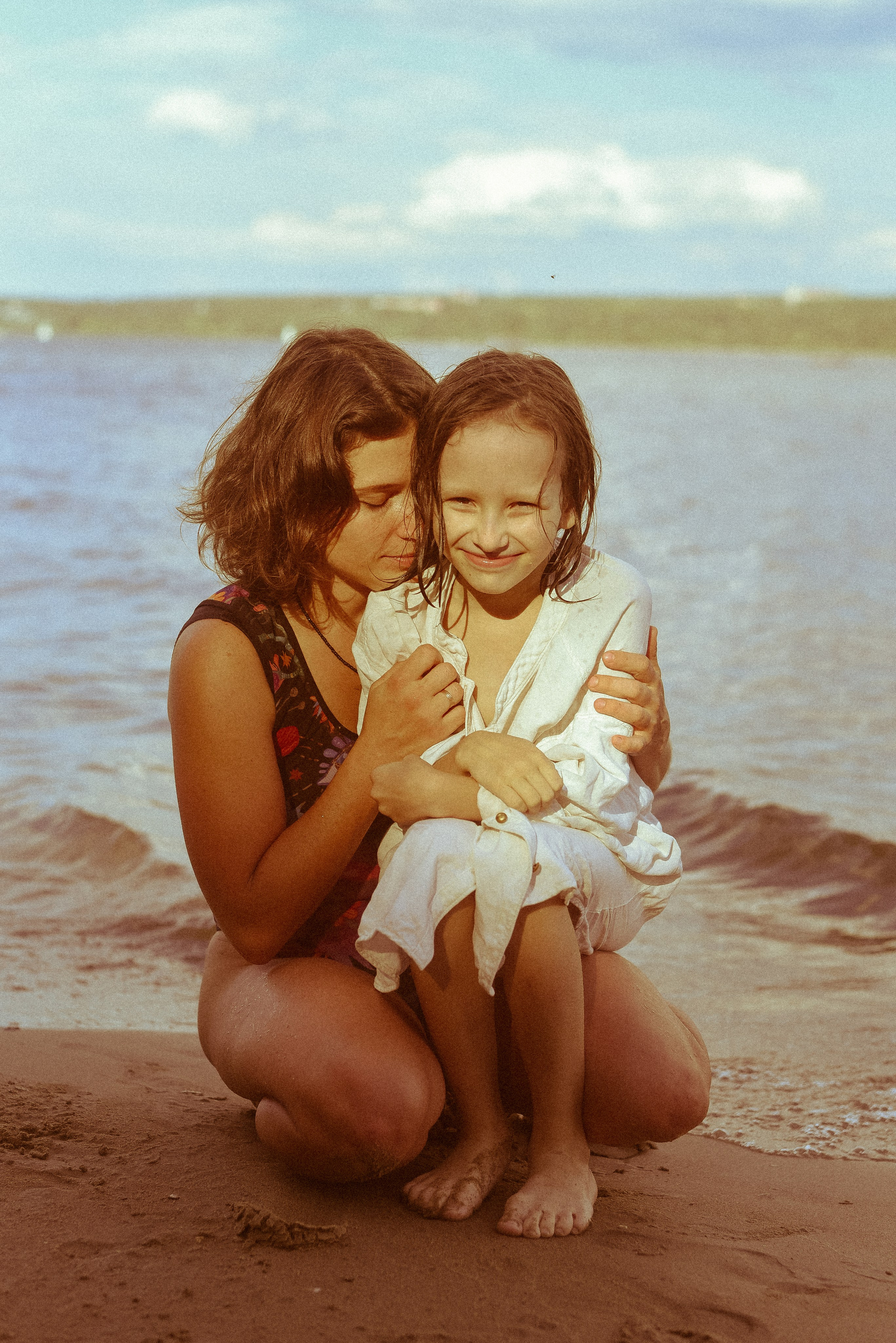 Берег, рак и капибара. Детский и семейный фотограф в Новосибирске Саша Дорошенко