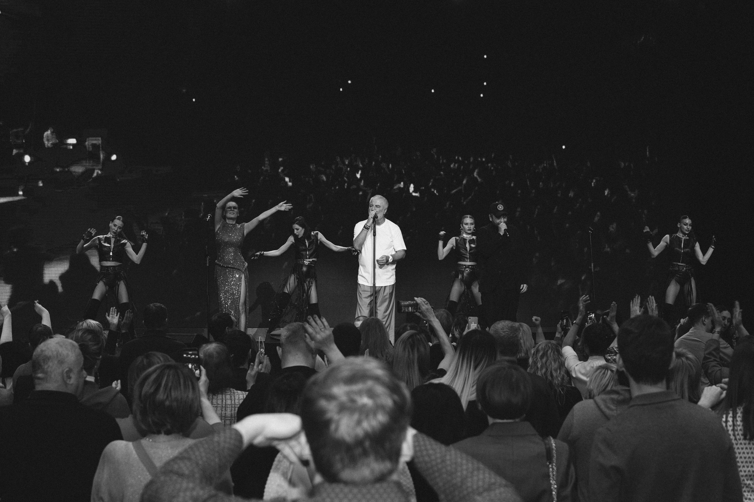 Сосо Павлиашвили в Красноярске 19.02.26. Фотограф Красноярск съемки лавстори, фотосессия в студии, портретная съемка, творческие фотосессии