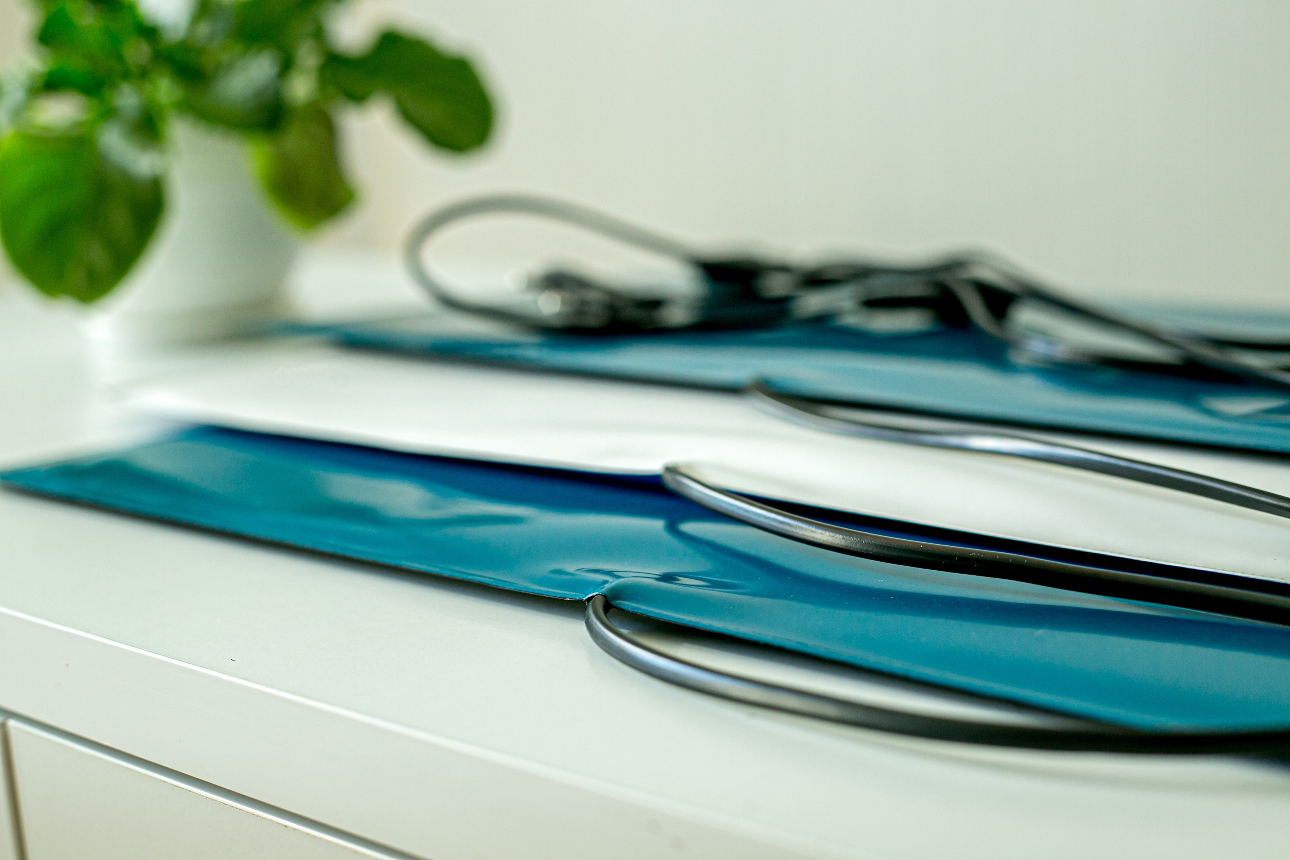 Компания по производству изделий для домашнего электрообогрева. Коврик с подогревом и йогуртница