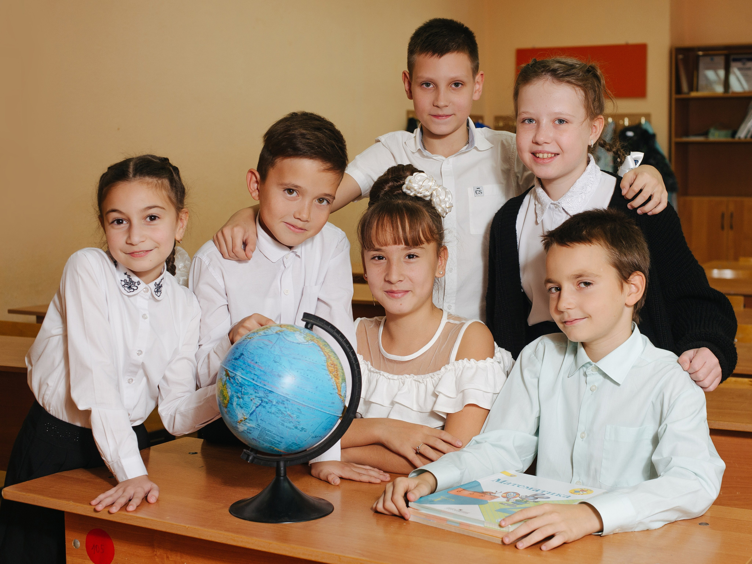 Выпускные альбомы со скидкой!. Выпускные альбомы в Москве и в Астрахани