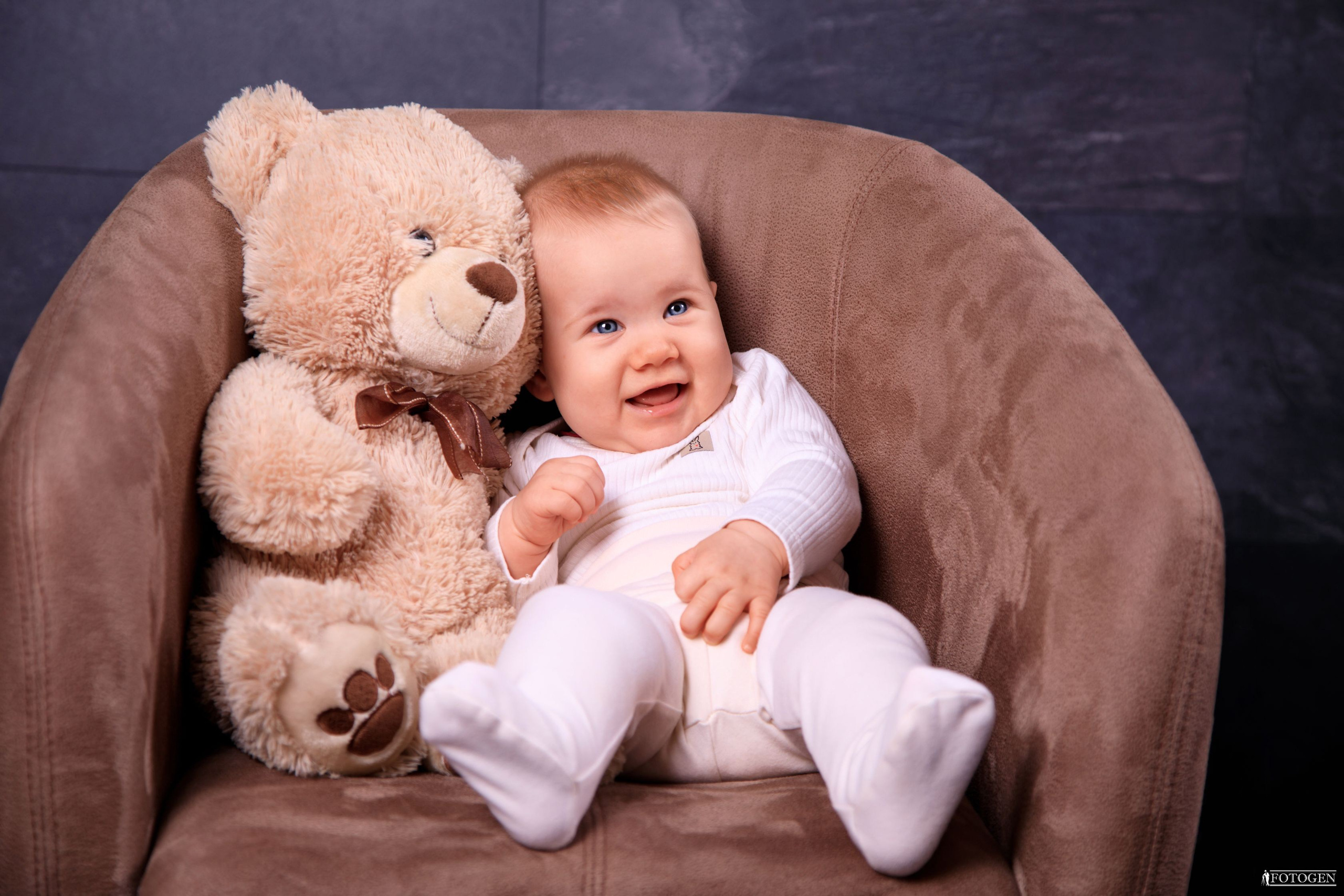 Детская фотосессия в студии в Краснодаре | Фотостудия FOTOGEN - Фотосессия в стиле Барби.