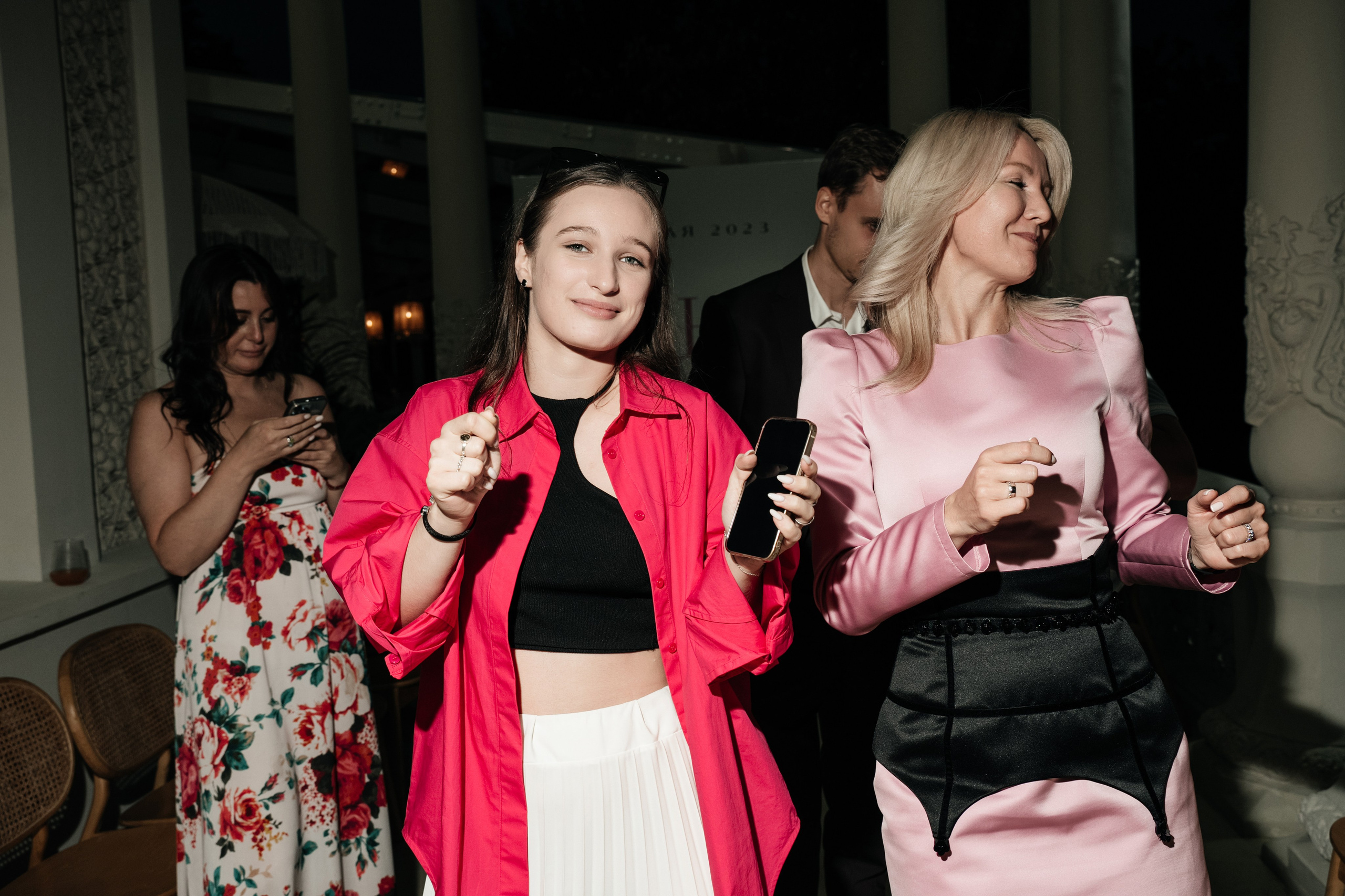 Ресторан Домик в саду, ВДНХ. Свадебный фотограф Москва Александра Аверкова