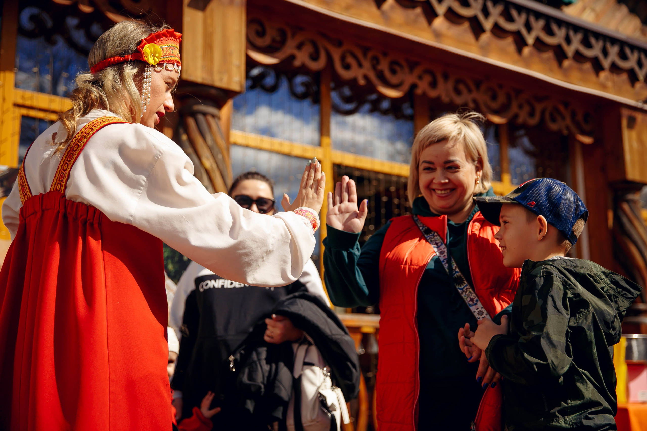 Алеша попович двор. Ваш репортажный фотограф Артемий Антонов