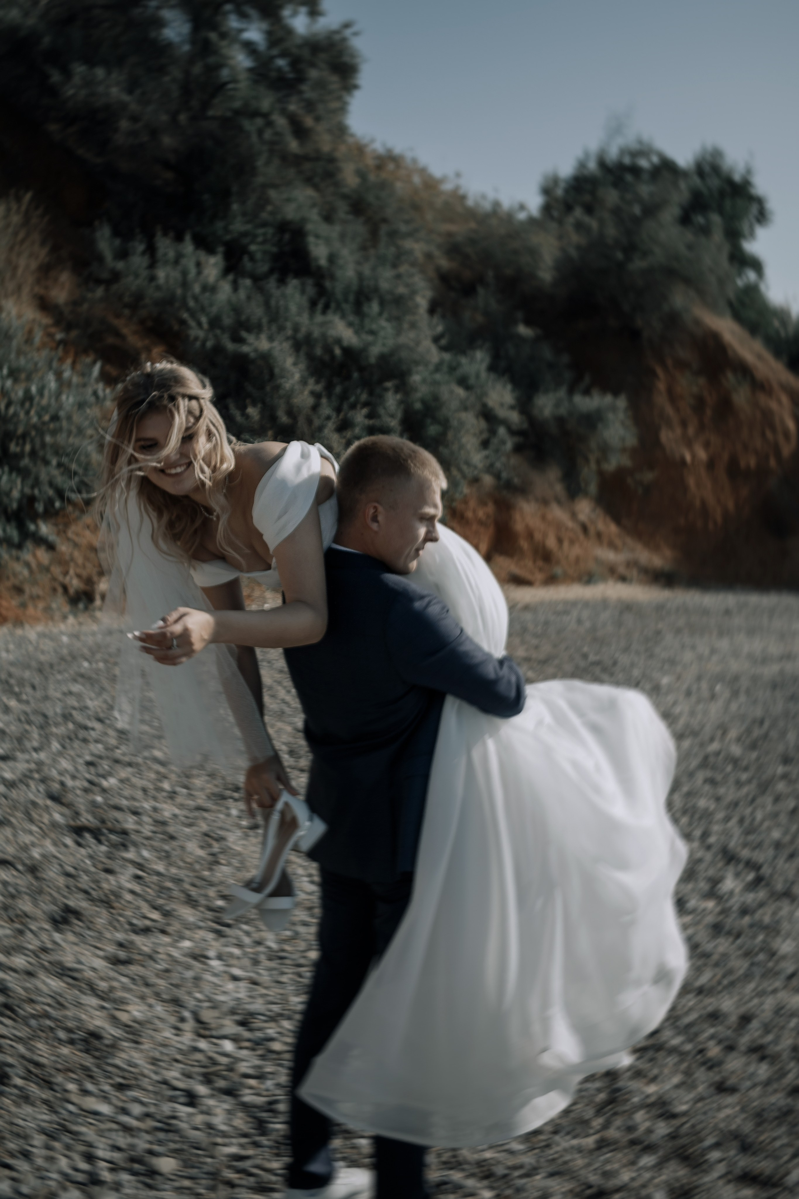 Илья и Полина на берегу моря. Фотограф в Крыму | Виктория Нотевская