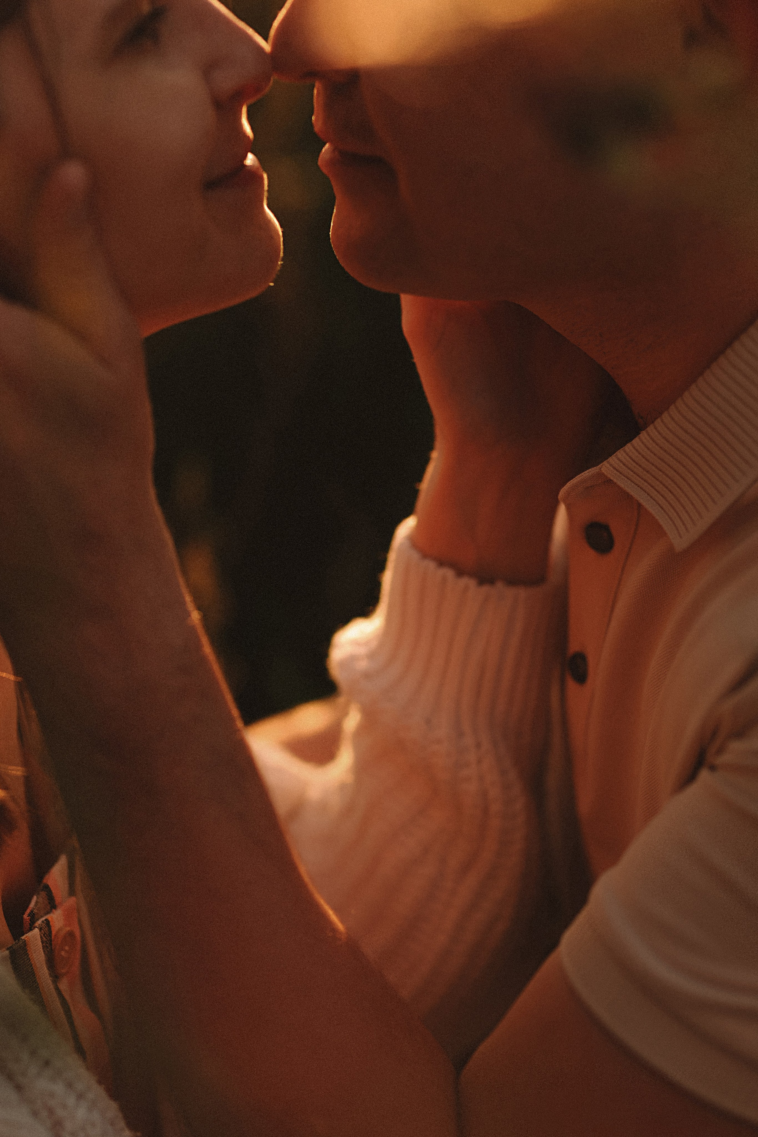 Поле love story на закате. Семейный фотограф Тюмень, фотограф на роды Салмина Мария