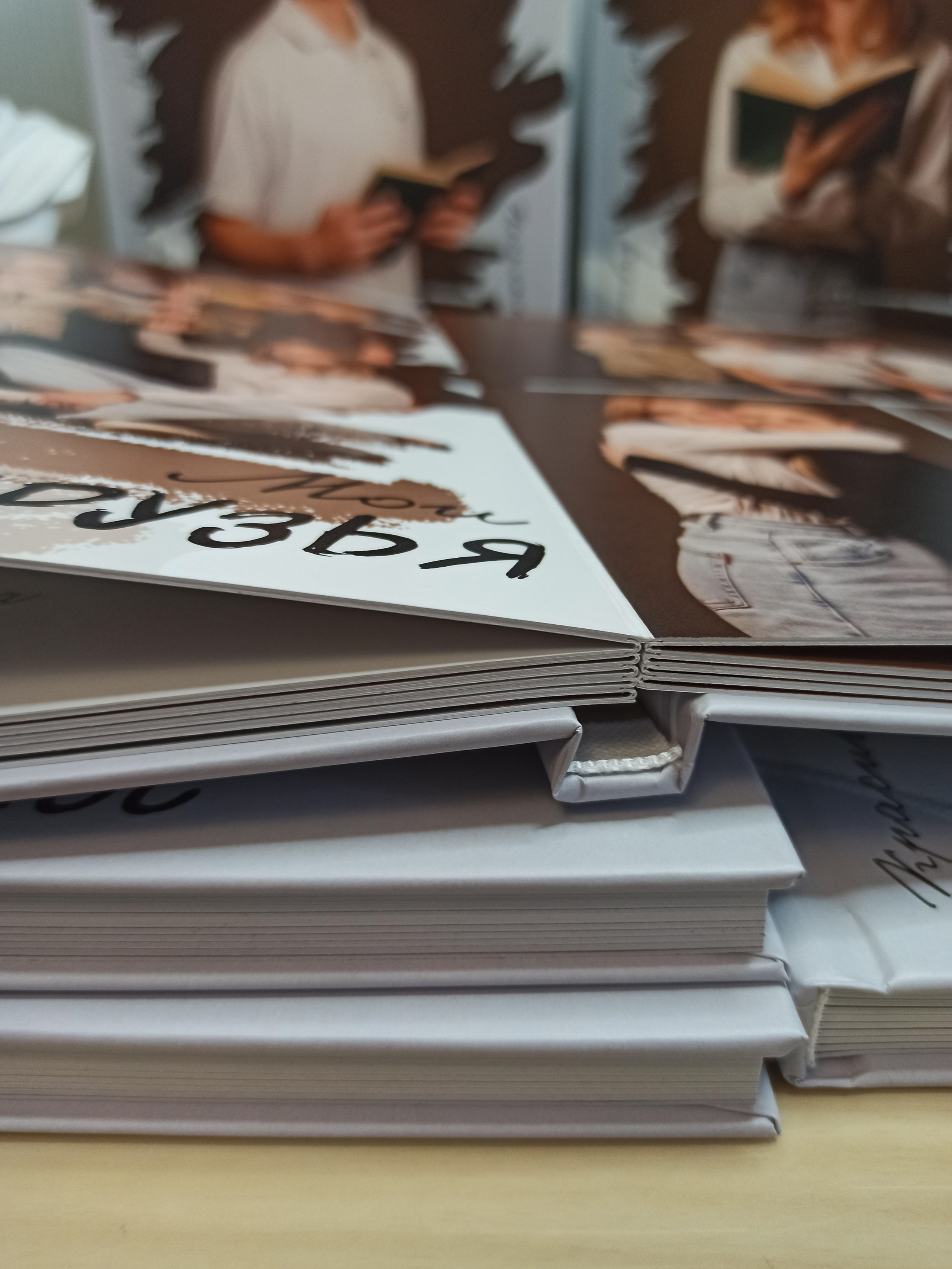 Выпускные альбомы Старый Оскол. Стильные выпускные альбомы в Старом Осколе. Свадебные фотокниги