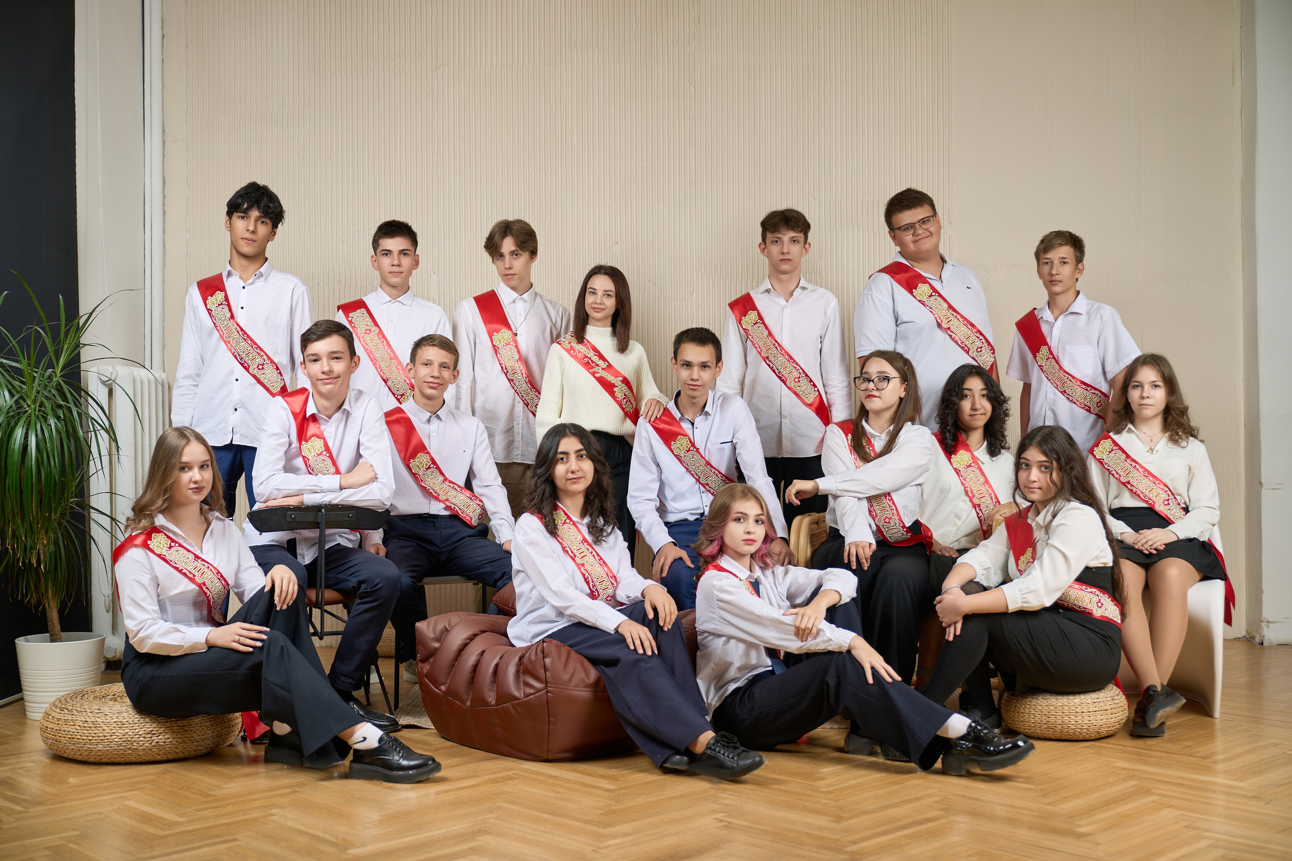 Единый стиль в одежде или тематический дресс код?