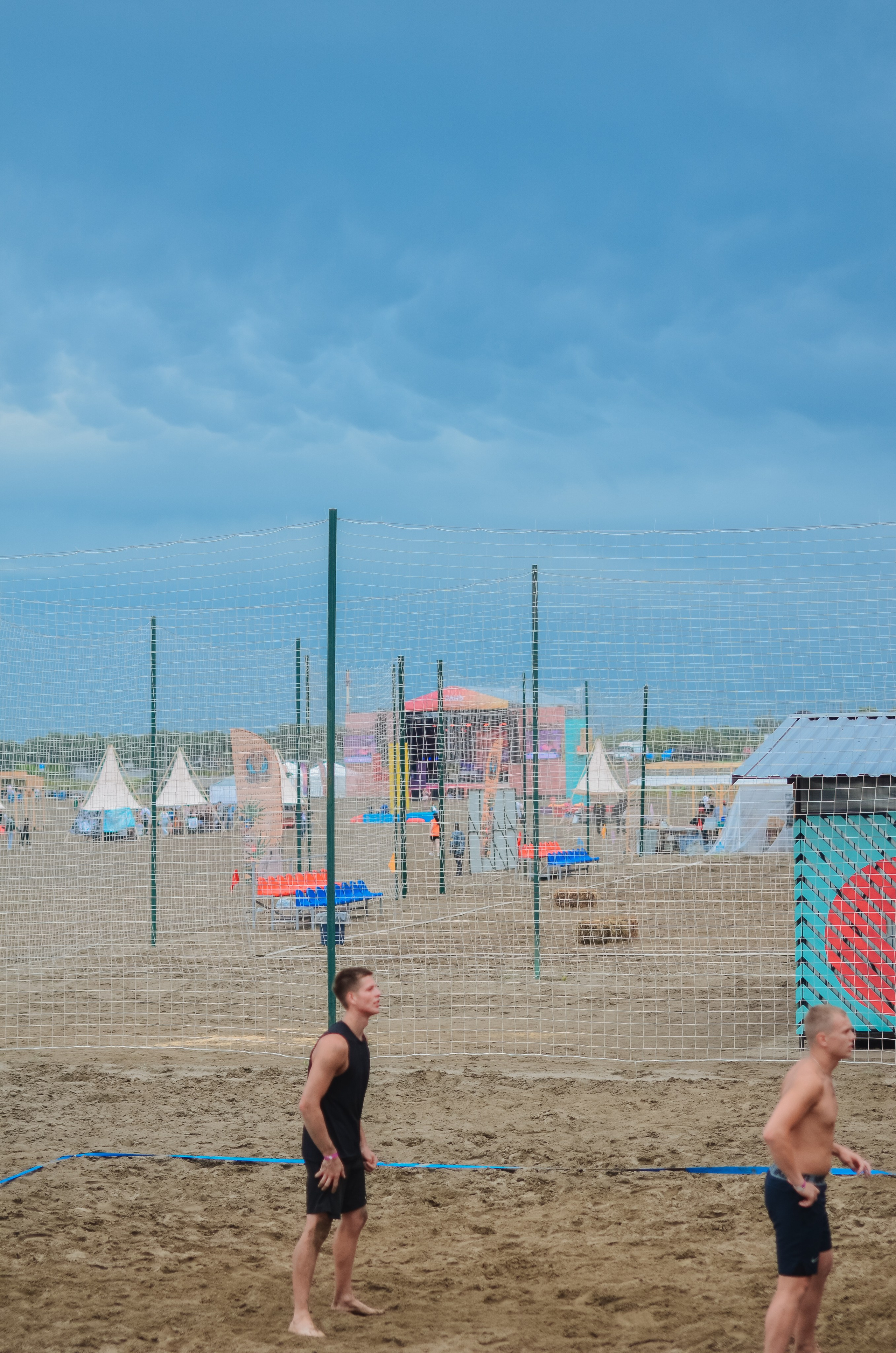 Фестиваль «Грань» 2025. Спортивная площадка. Денисова Аля — фотограф для парных съемок и индивидуальных историй в Барнауле