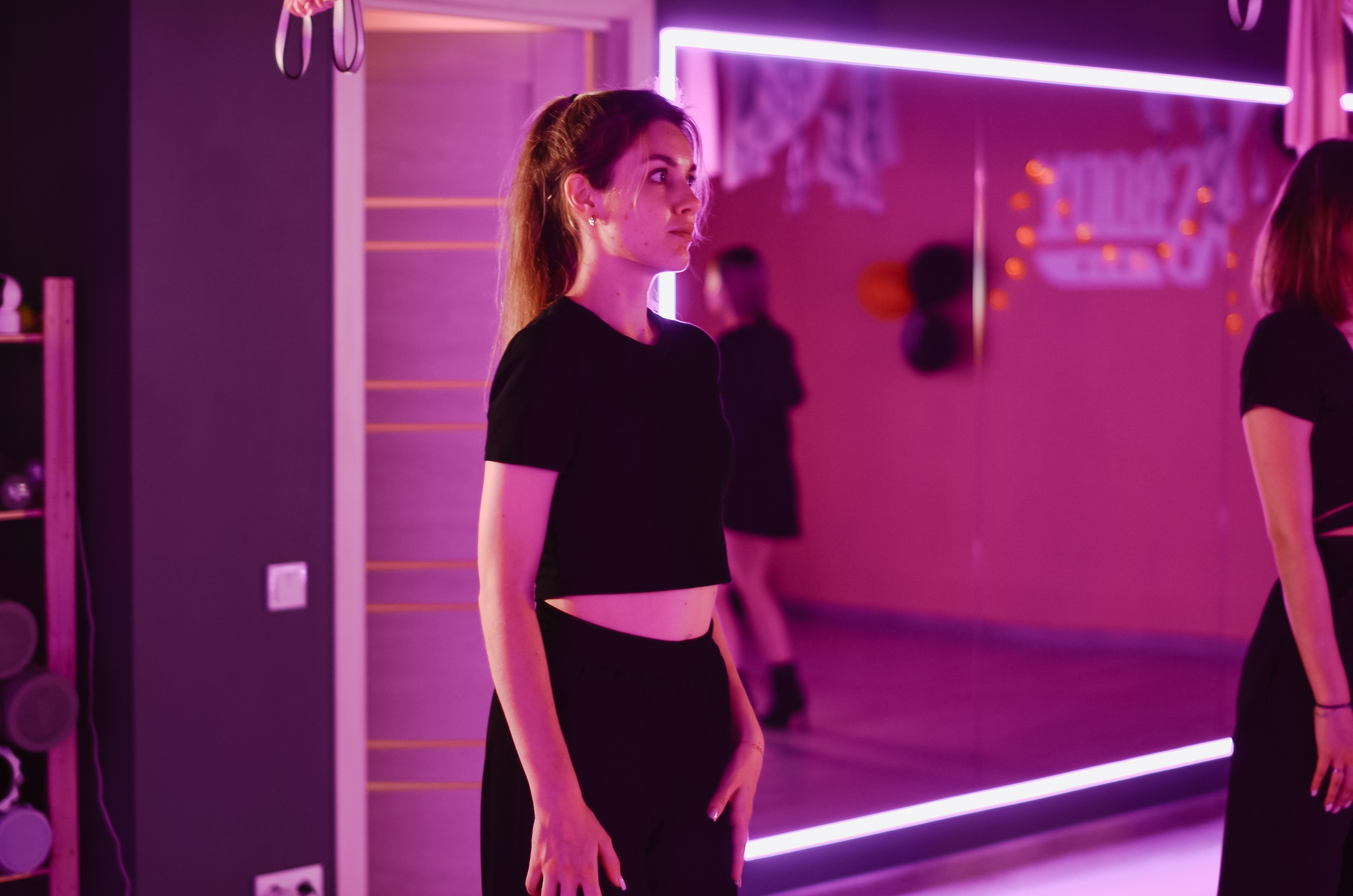Фоторепортаж мероприятия в фитнес-клубе. Денисова Аля — фотограф для парных съемок и индивидуальных историй в Барнауле