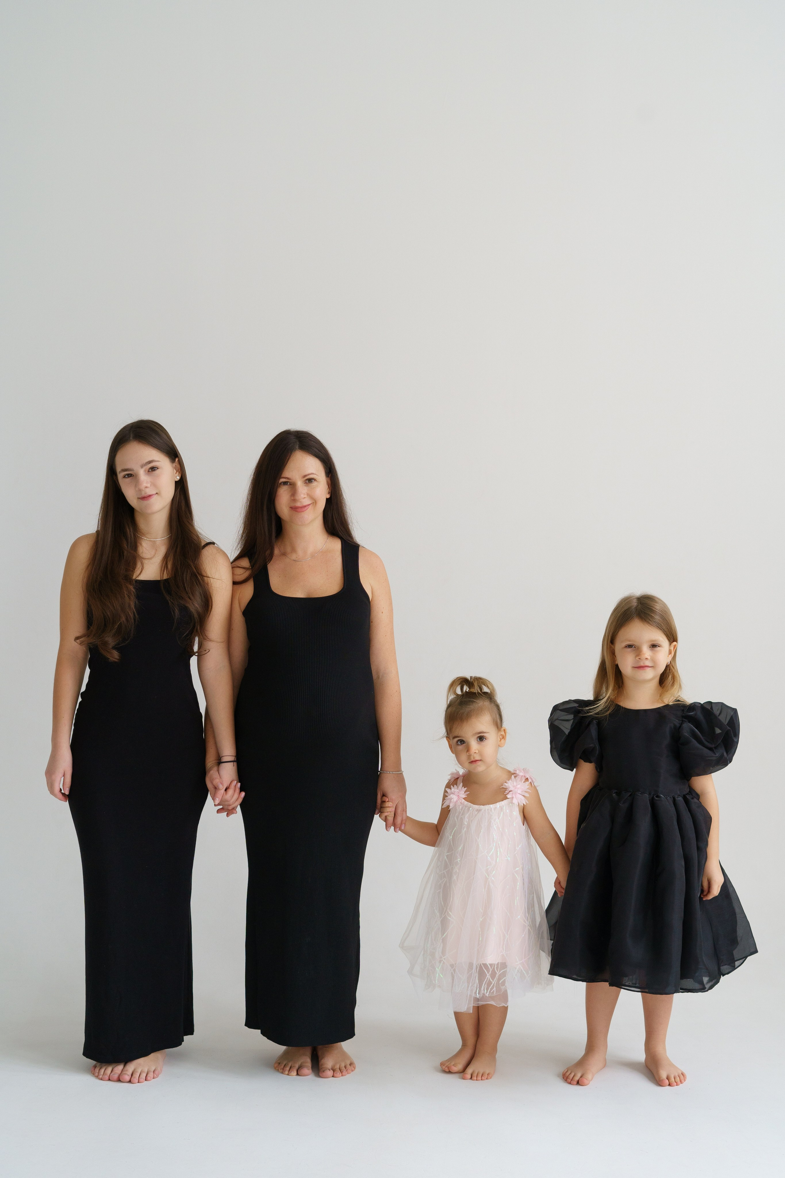 Оля, Настя, Кристина, Катя. Главная