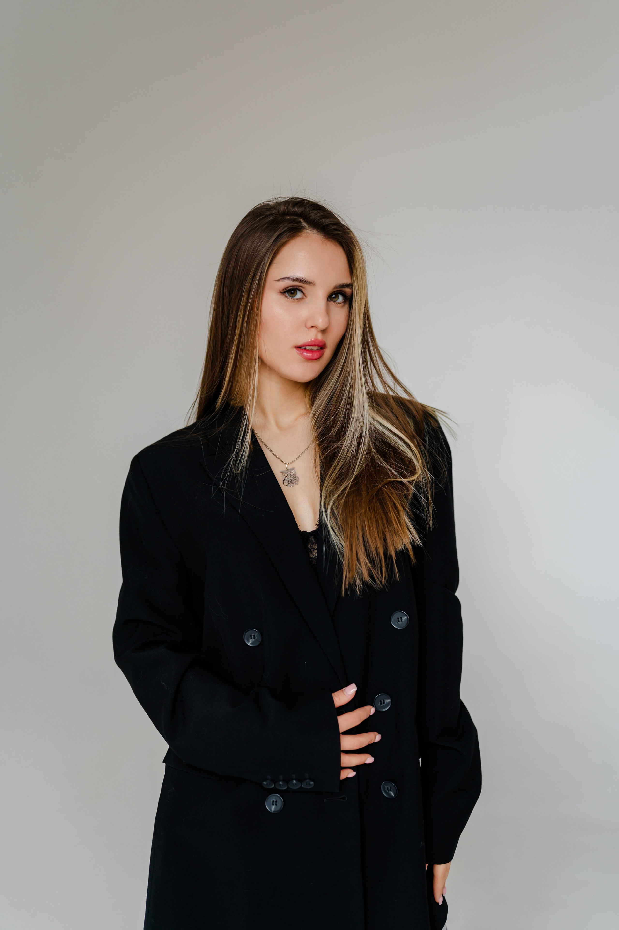 Алина, съемка на циклораме. Свадебный и семейный фотограф Евгения Кононова