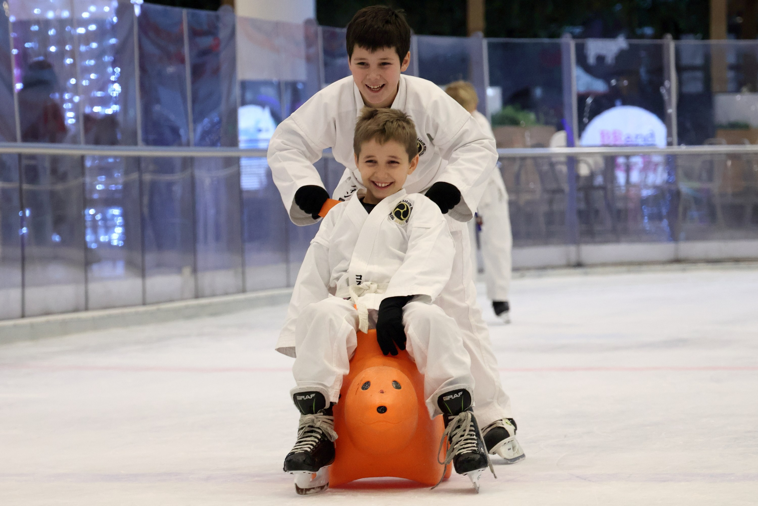 Елка каратэ на катке. Спортивный и репортажный фотограф Ермакова Светлана