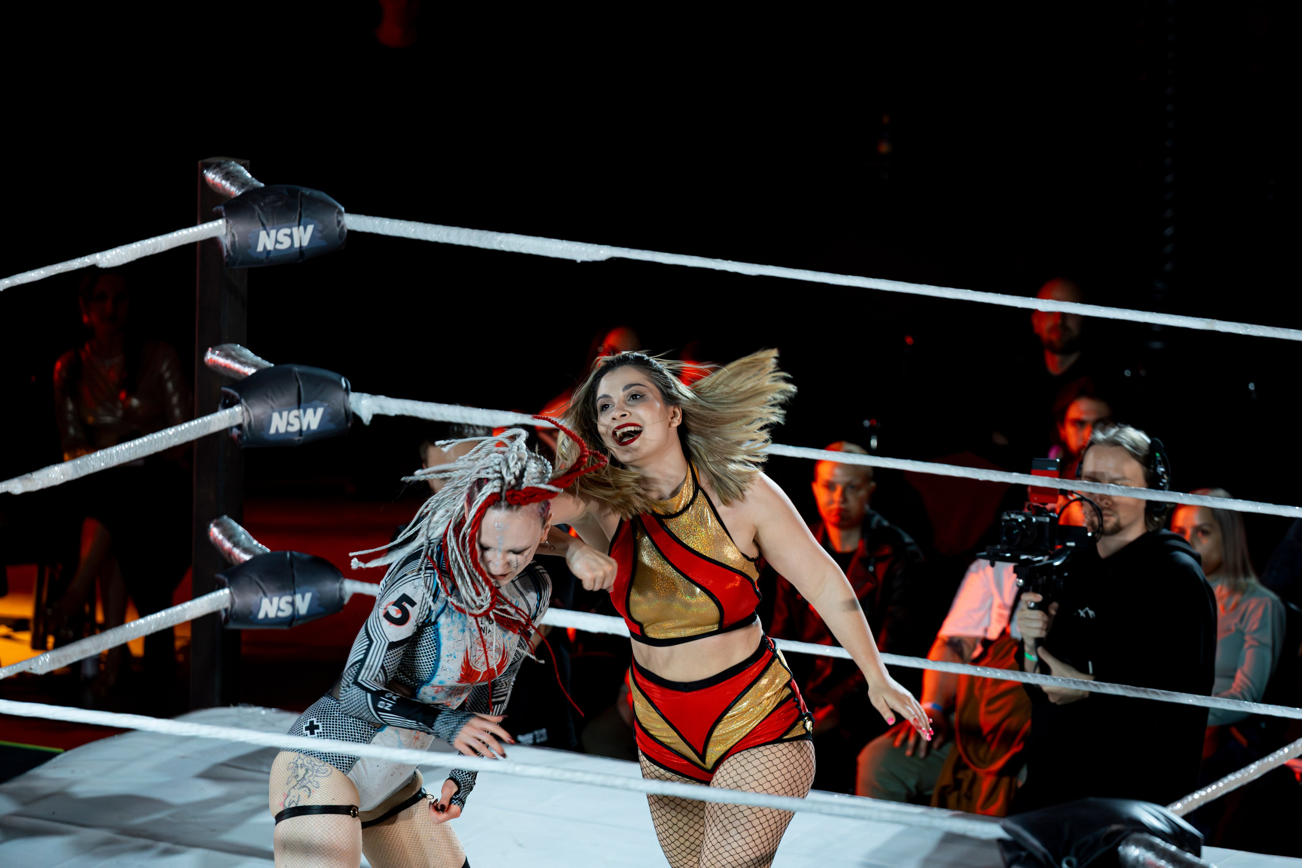 Шоу профессионального рестлинга NSW Ультиматум. Концертный и студийный фотограф из Санкт-Петербурга Денис Смоленский