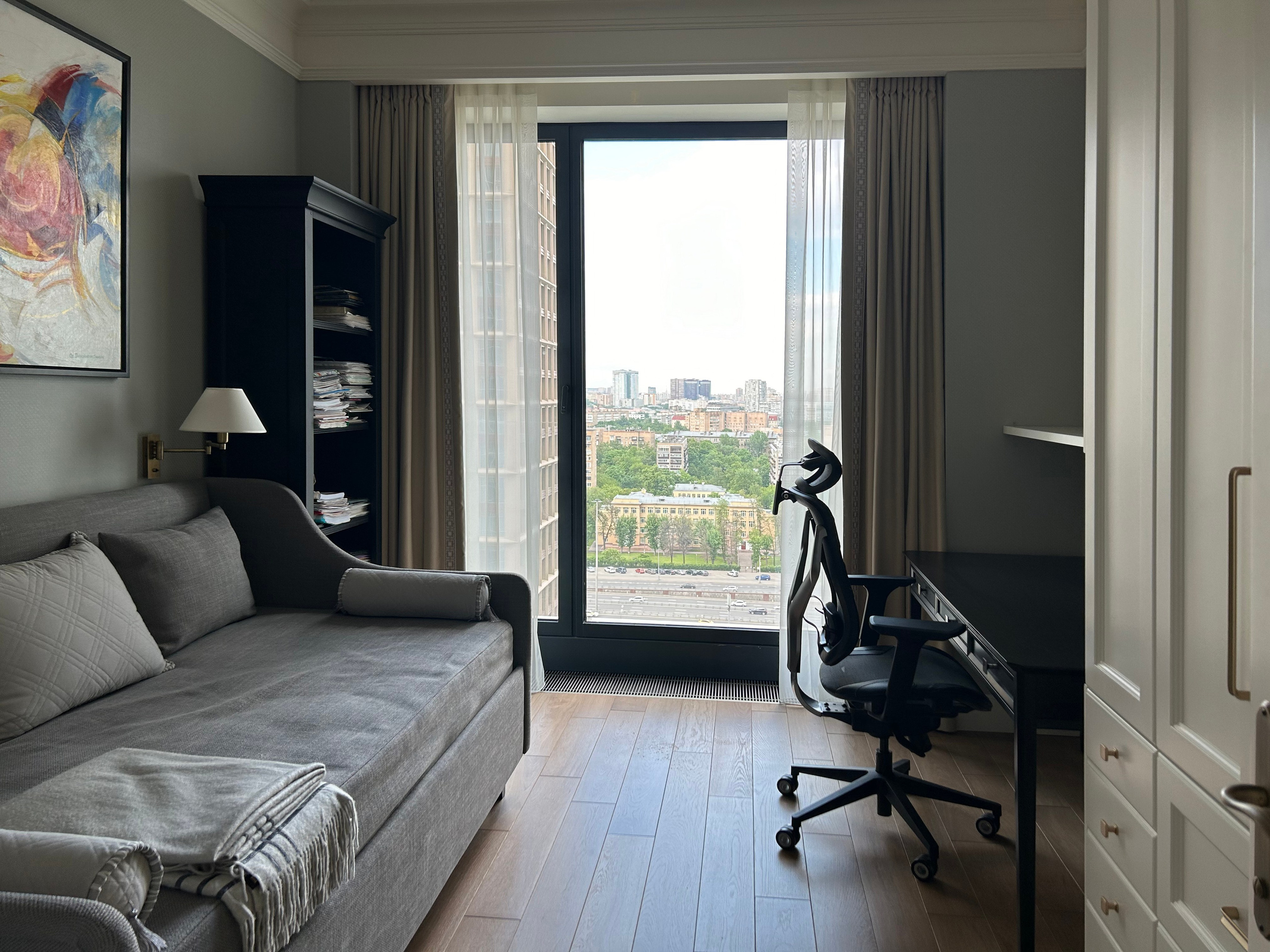 Дизайн интерьера 4-комнатной квартиры в стиле неоклассика в Москве ЖК Прайм парк. Ольга Саакян Ι Дизайн интерьера в Москве: планировка, подбор отделочных материалов, чертежи для строителей и надзор за ремонтом квартиры