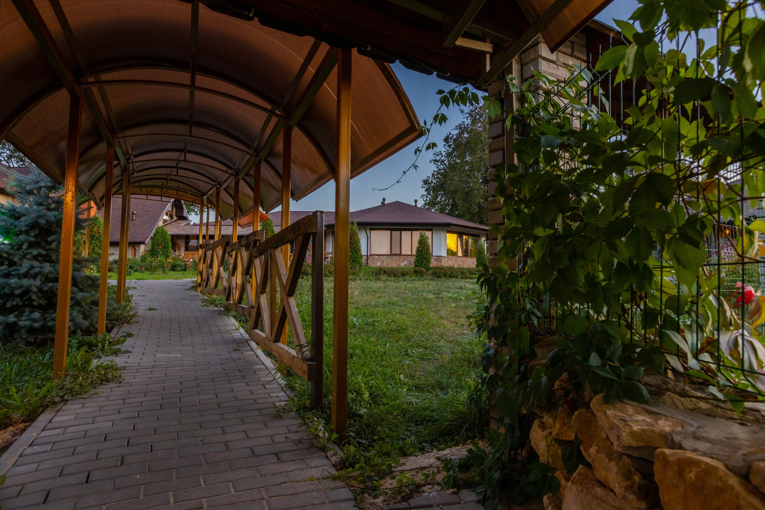 Большая Тросна вечером и новый бассейный комплекс. Фотограф в Туле Крупский АнДРей. Фотостудия «КАДР71» в Туле
