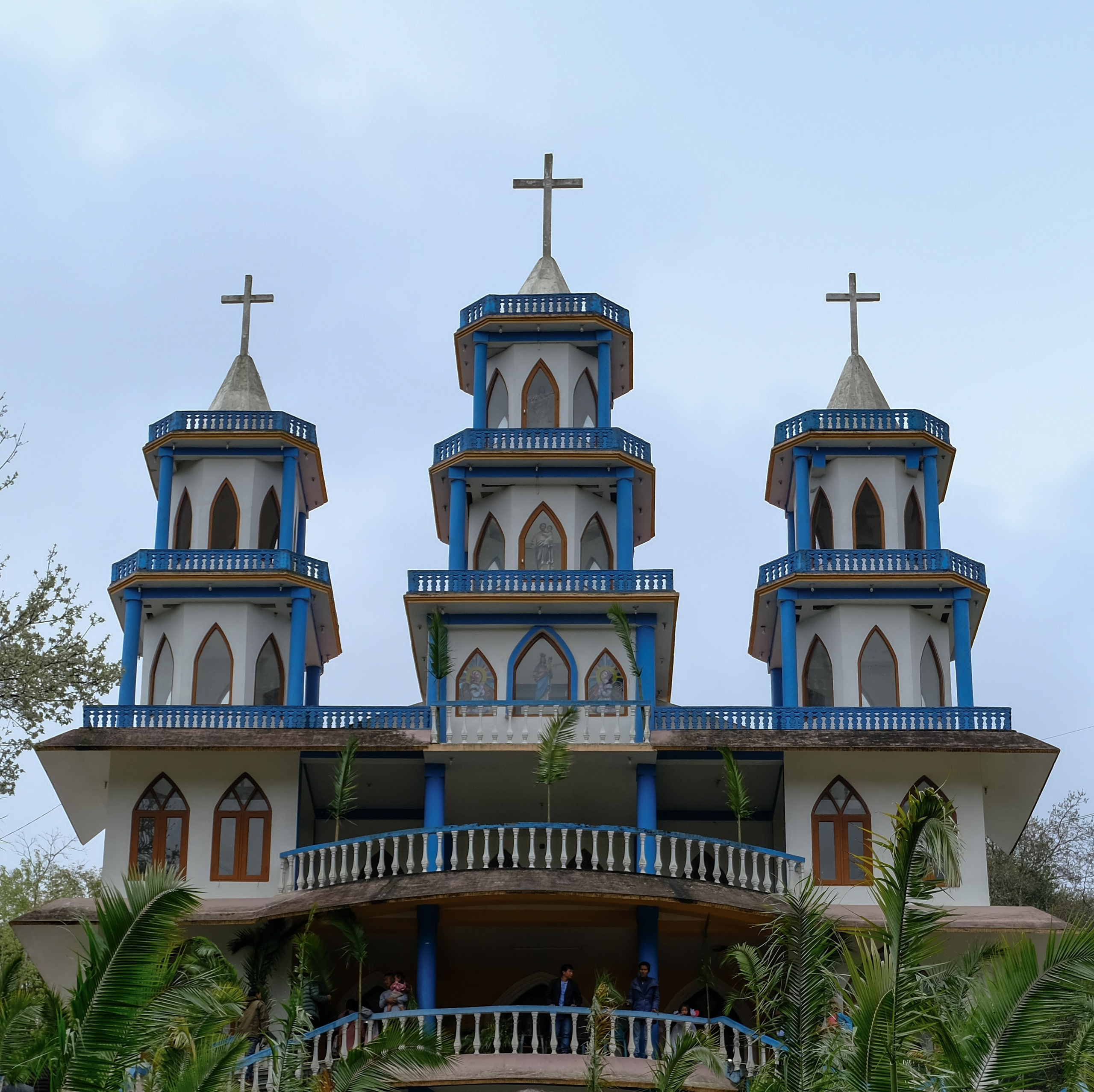 Крестный ход и танцы. Фотографии из путешествий