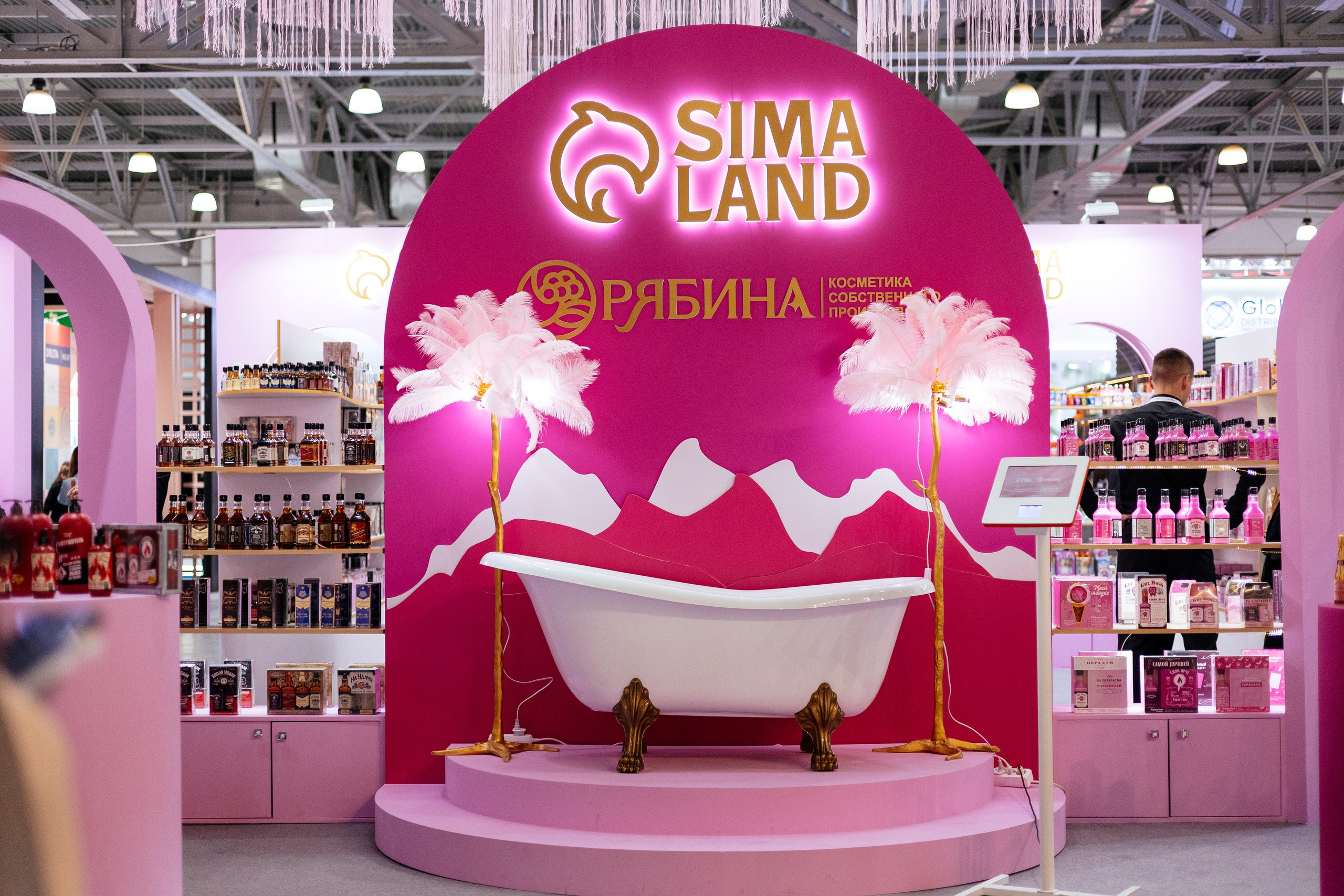 InterCHARM 2024. Фотограф Георгий Нигматулин