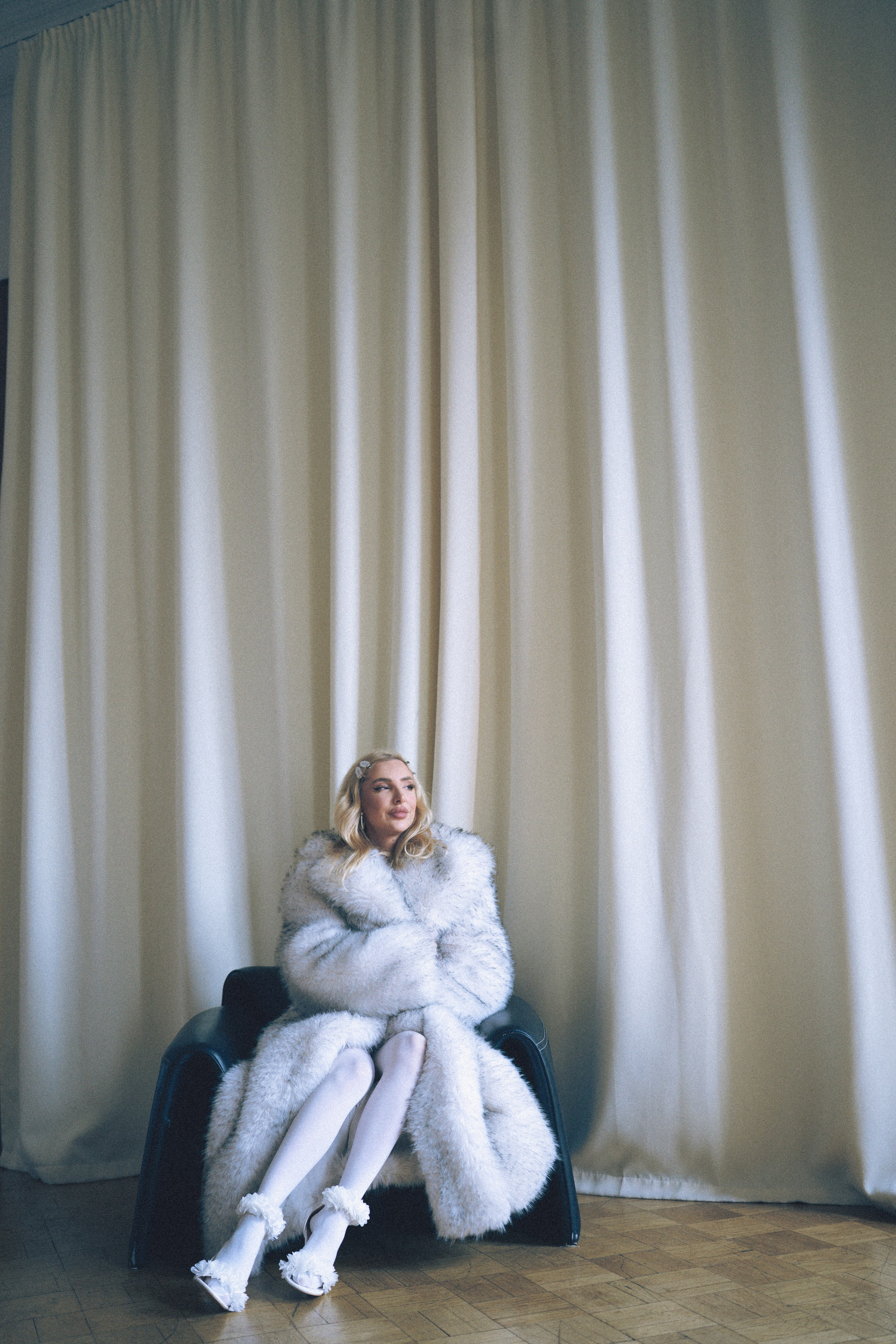 МИНИМАЛИЗМ В СТУДИИ НА ЧЕРНЫШЕВСКОЙ В СТУДИИ С БАЛКОНОМ. Профессиональный фотограф, Санкт-Петербург — Виктория Богомолова