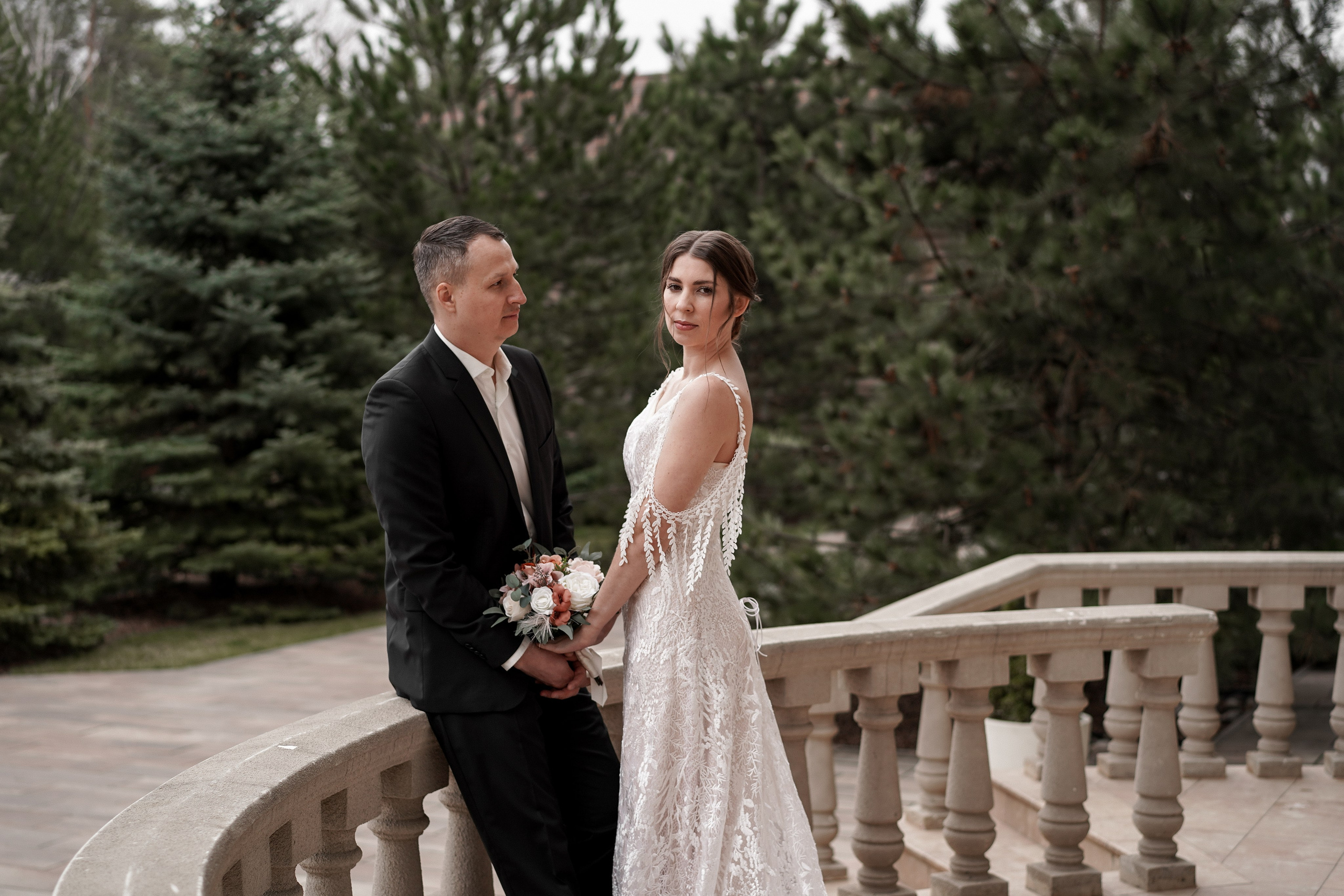 Свадебная фотосессия в Графском парке. Ростов-на-Дону. Свадебный фотограф в Ростове-на-Дону. Таинство Крещения и Венчания, семейные фотосессии. Алёна Чёботова